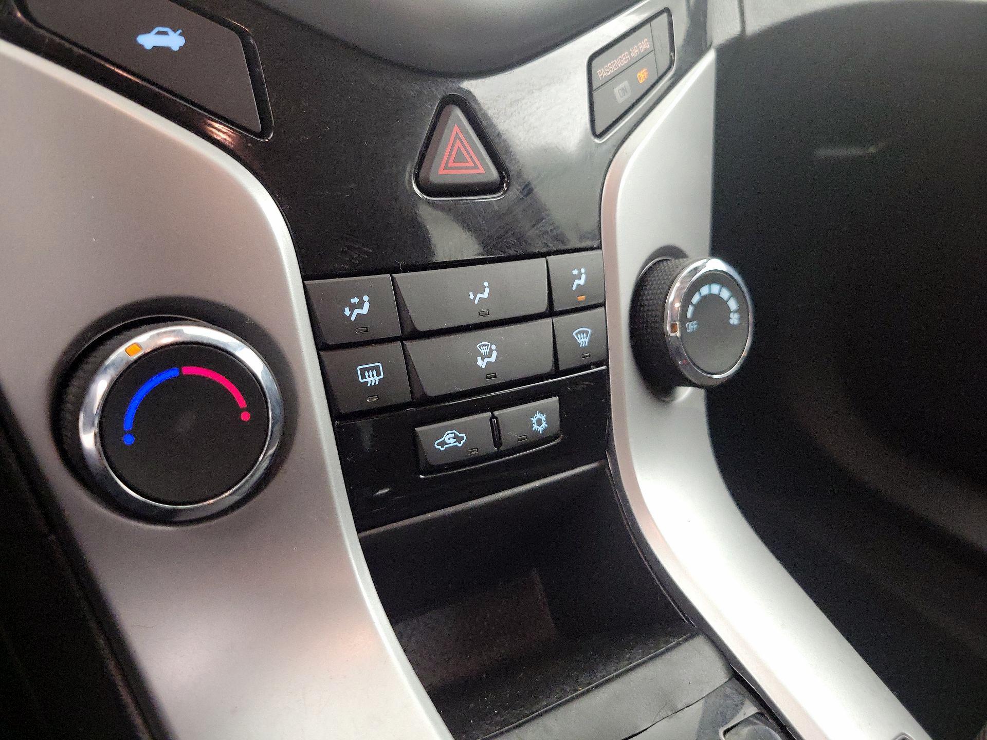 Thumbnail: 2016 Chevrolet Cruze - 16