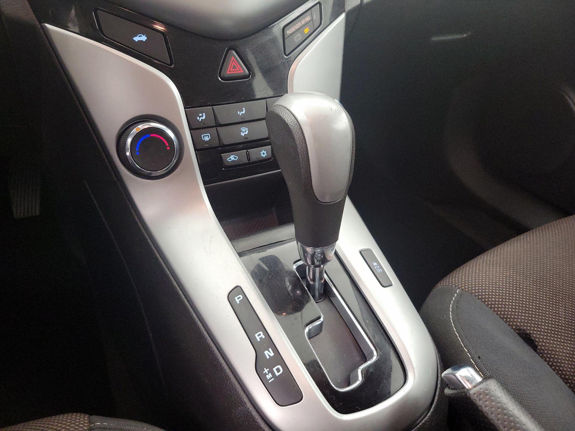 Thumbnail: 2016 Chevrolet Cruze - 17