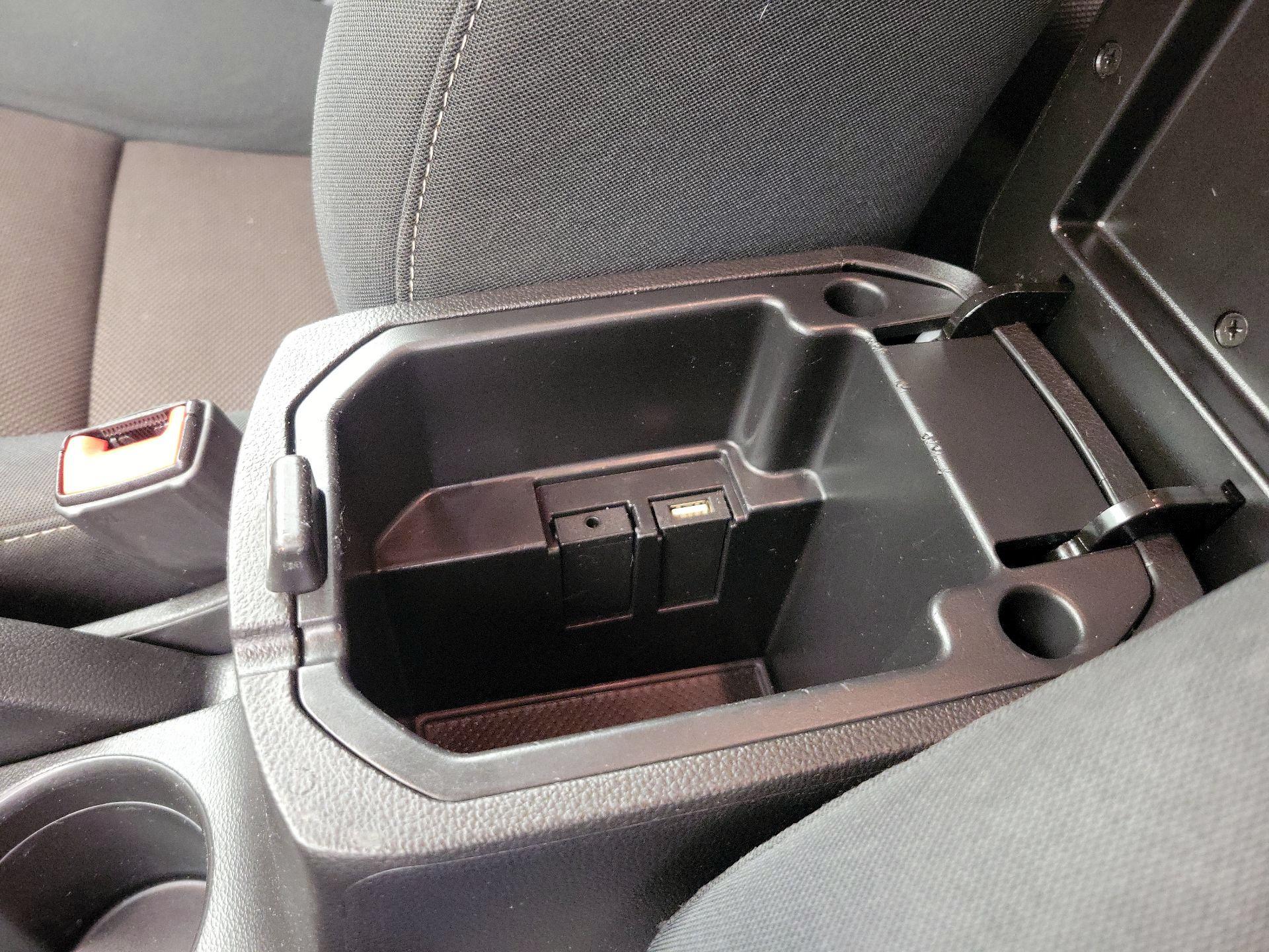Thumbnail: 2016 Chevrolet Cruze - 18