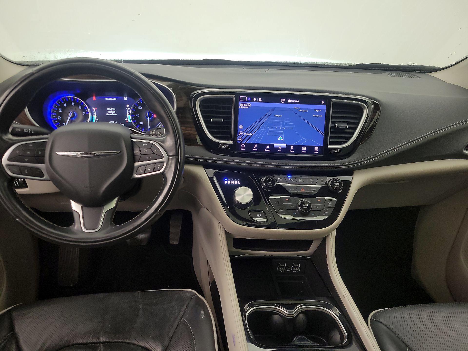 Thumbnail: 2022 Chrysler Pacifica - 9