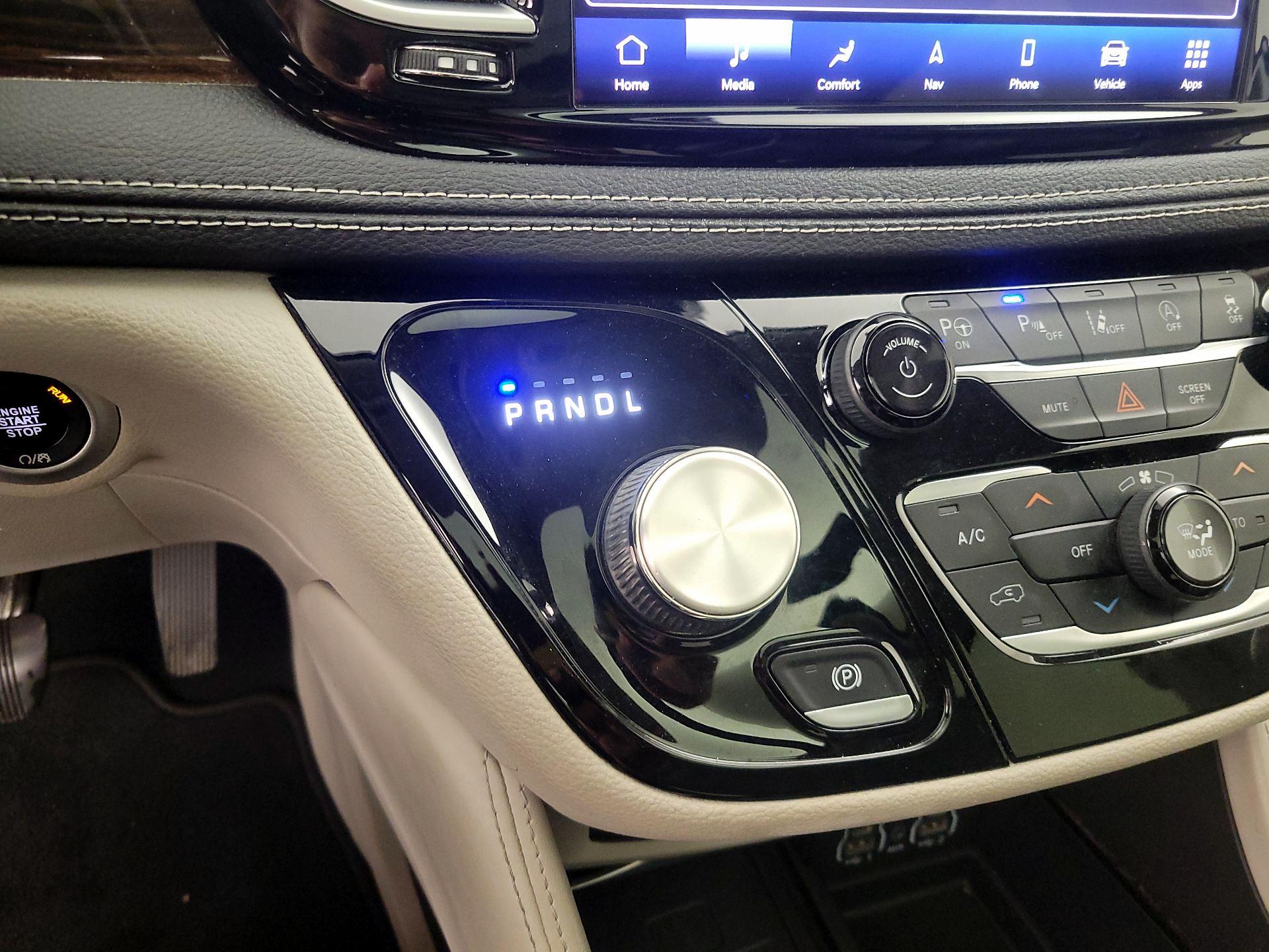 Thumbnail: 2022 Chrysler Pacifica - 18