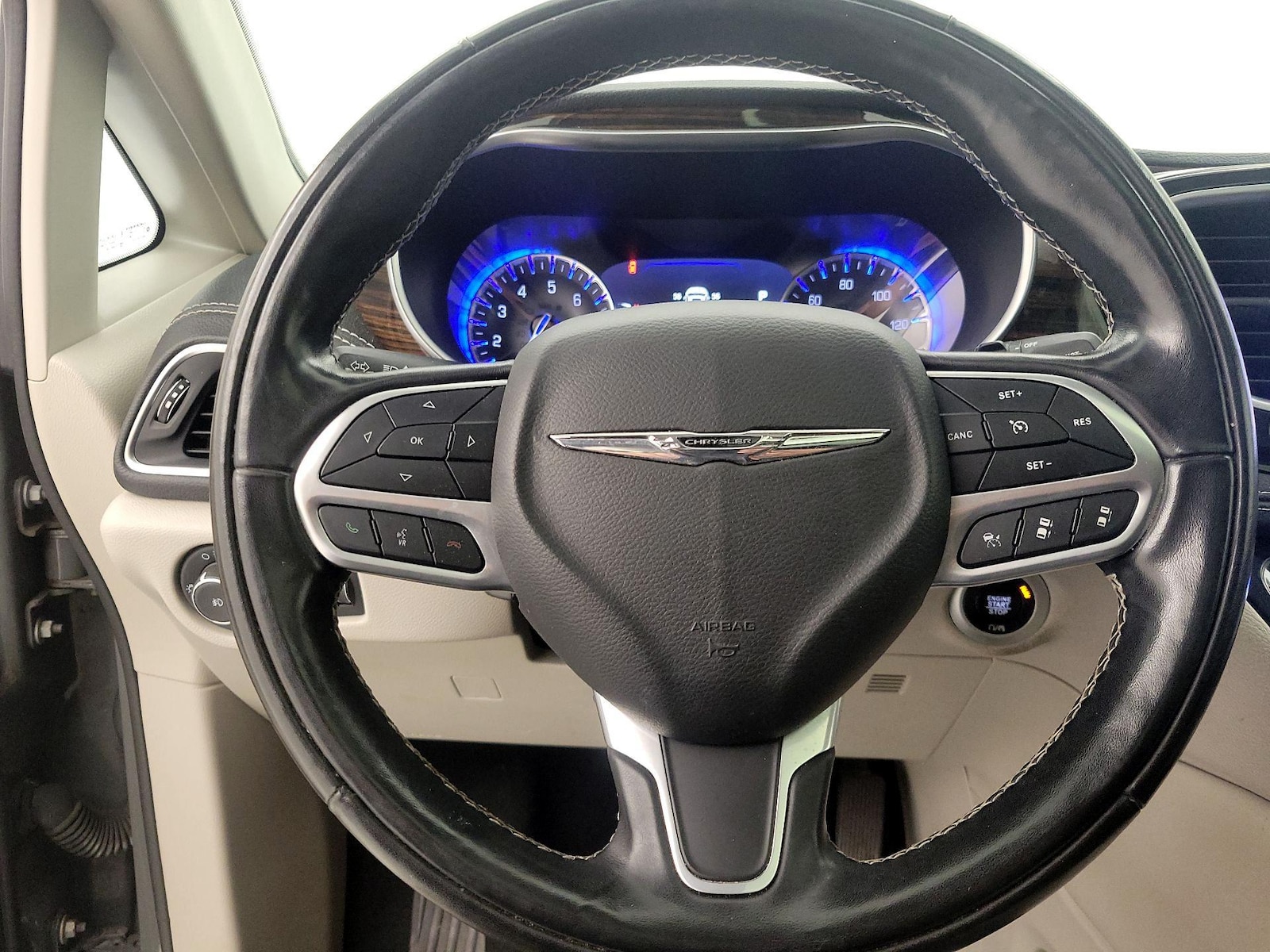 2022 Chrysler Pacifica Limited - Photo 11