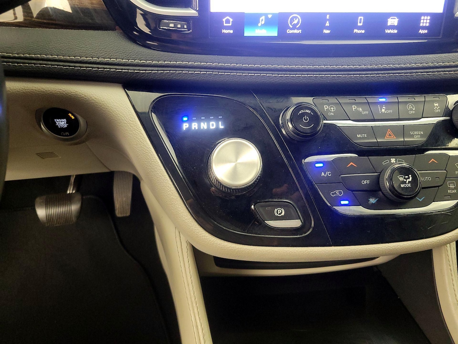 2022 Chrysler Pacifica Limited - Photo 19