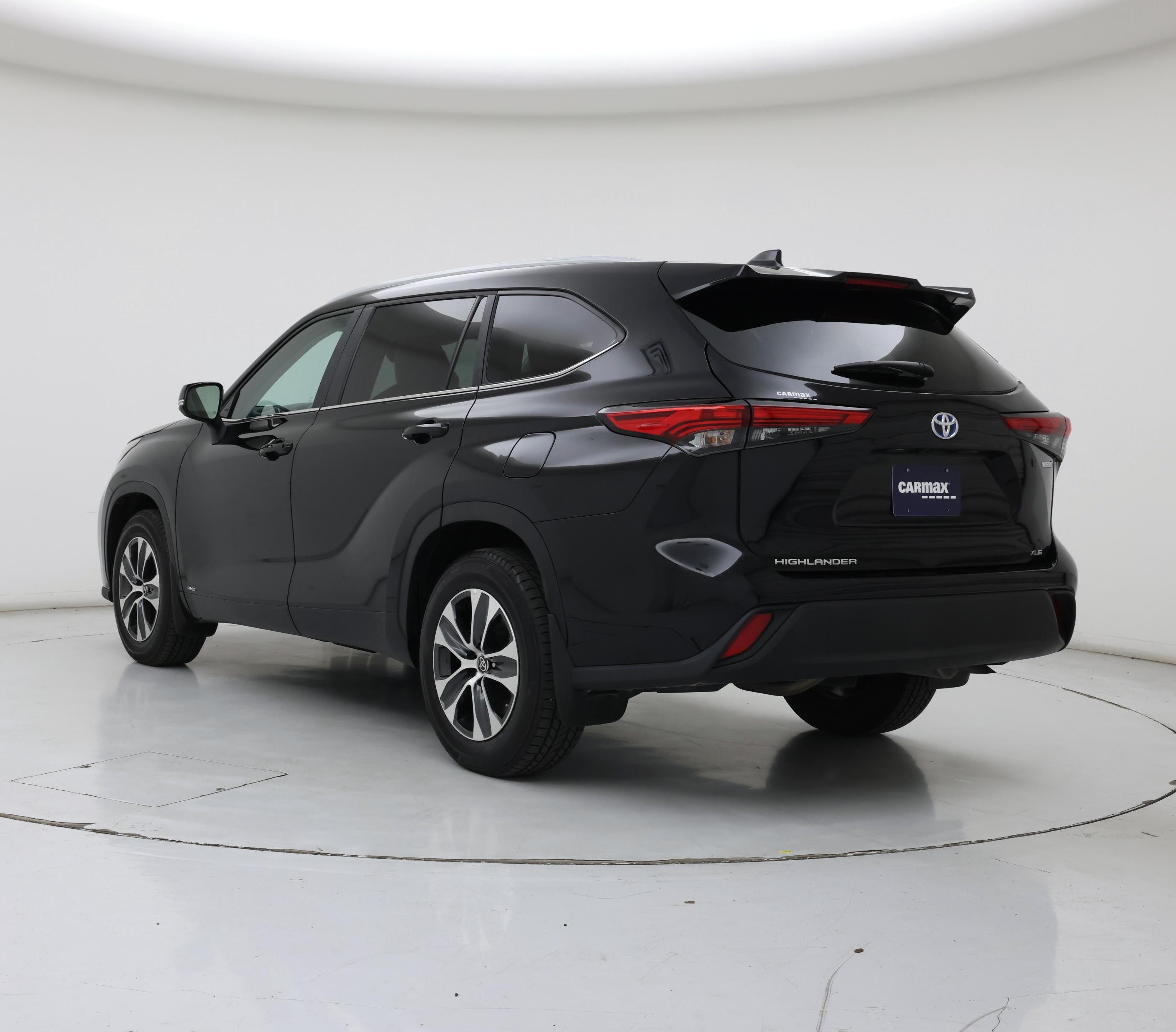 Thumbnail: 2023 Toyota Highlander - 2