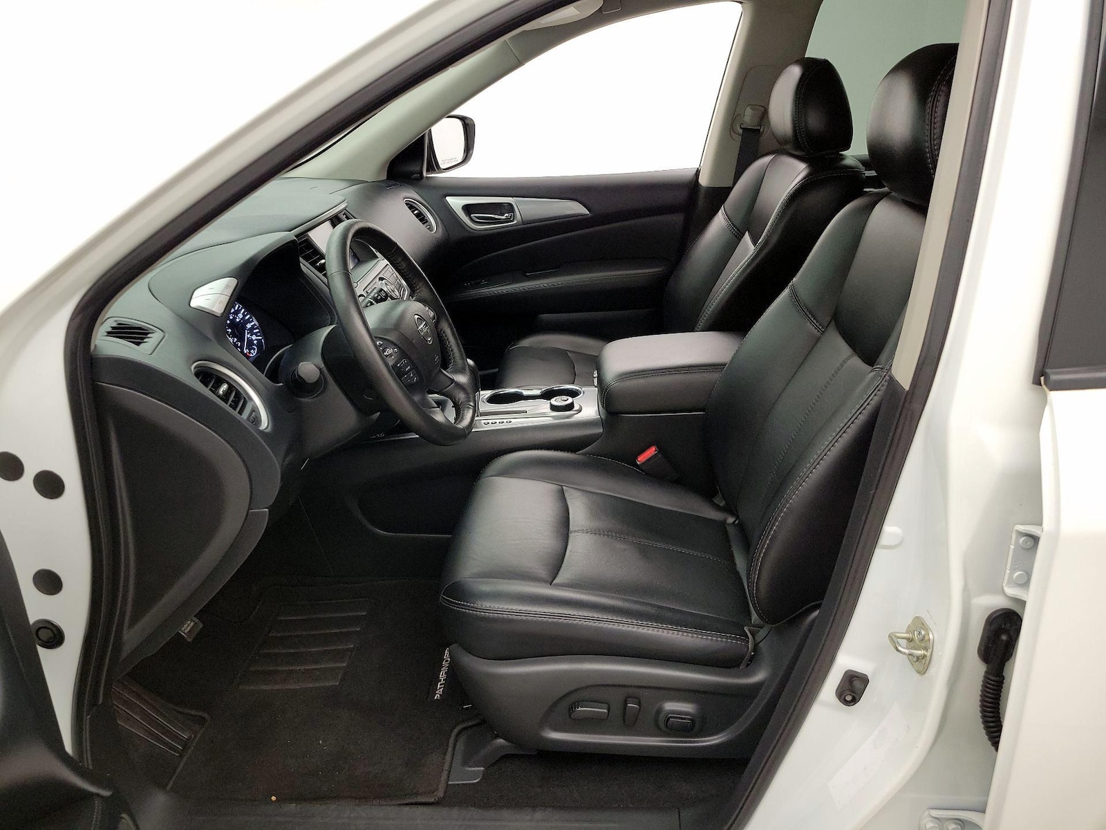 2020 Nissan Pathfinder SL - Photo 12