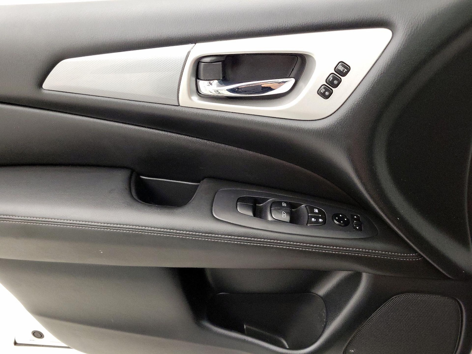 2020 Nissan Pathfinder SL - Photo 13