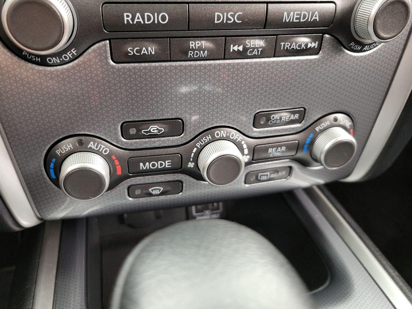 2020 Nissan Pathfinder SL - Photo 18