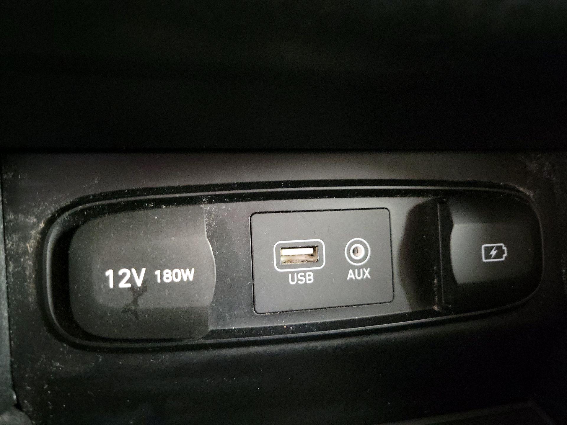 Thumbnail: 2019 Hyundai Santa Fe - 18