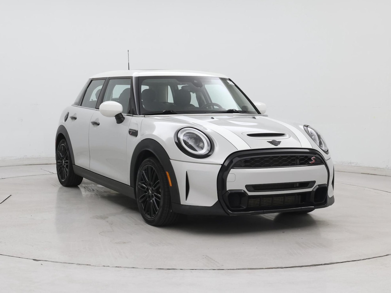 2023 MINI Hardtop 4 Door S - Photo 2