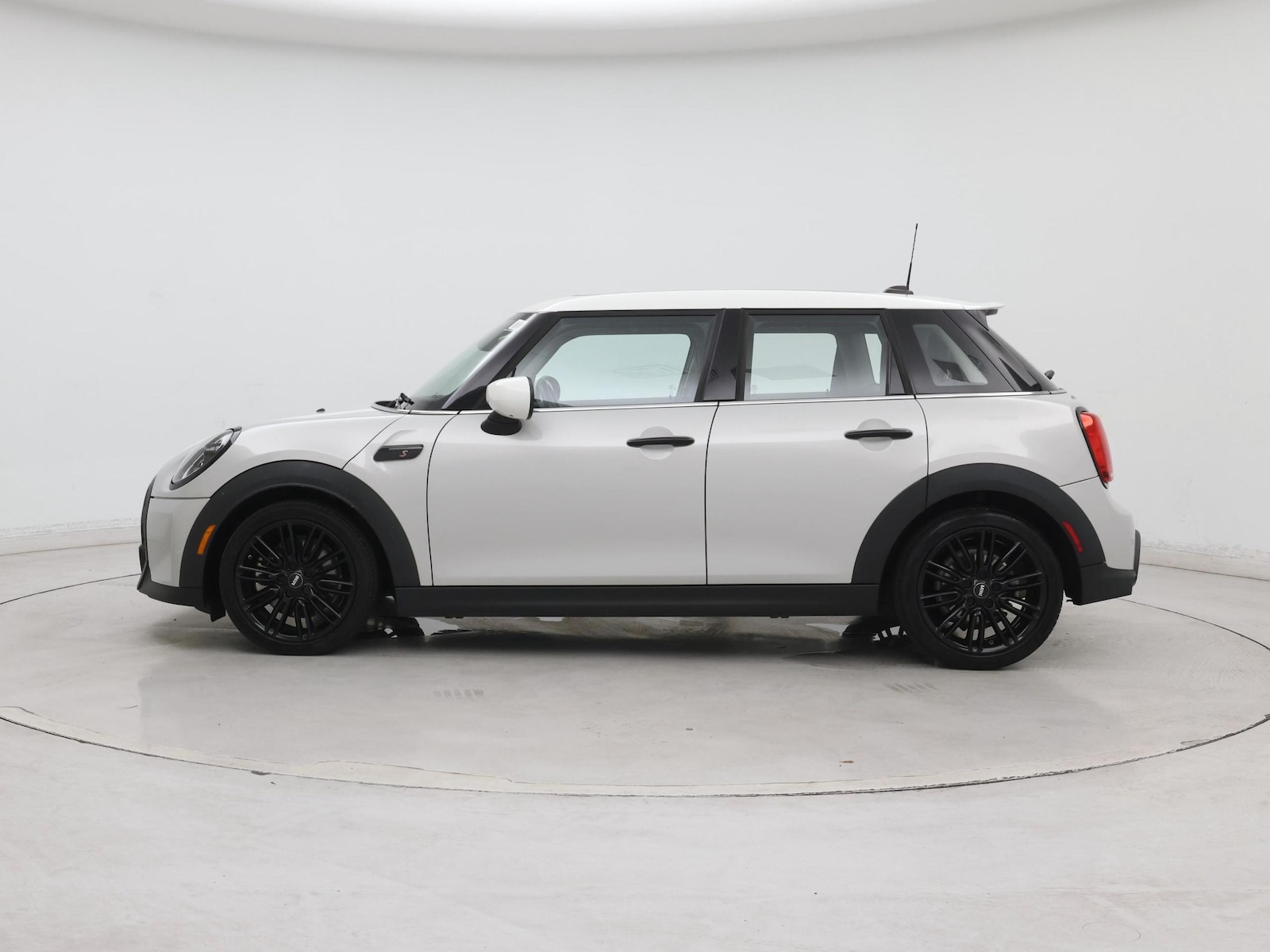 2023 MINI Hardtop 4 Door S - Photo 4