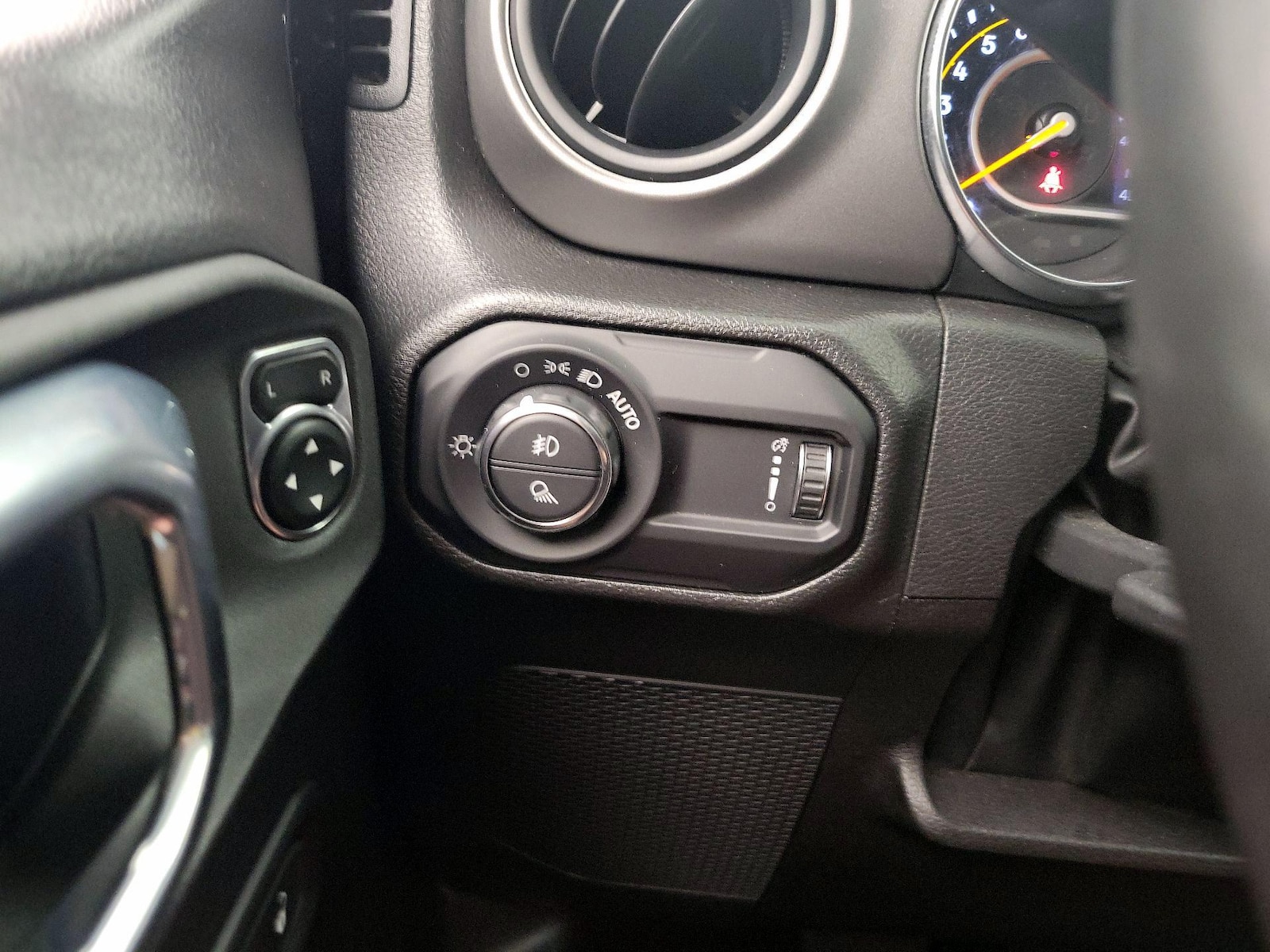 2023 Jeep Gladiator Freedom - Photo 14