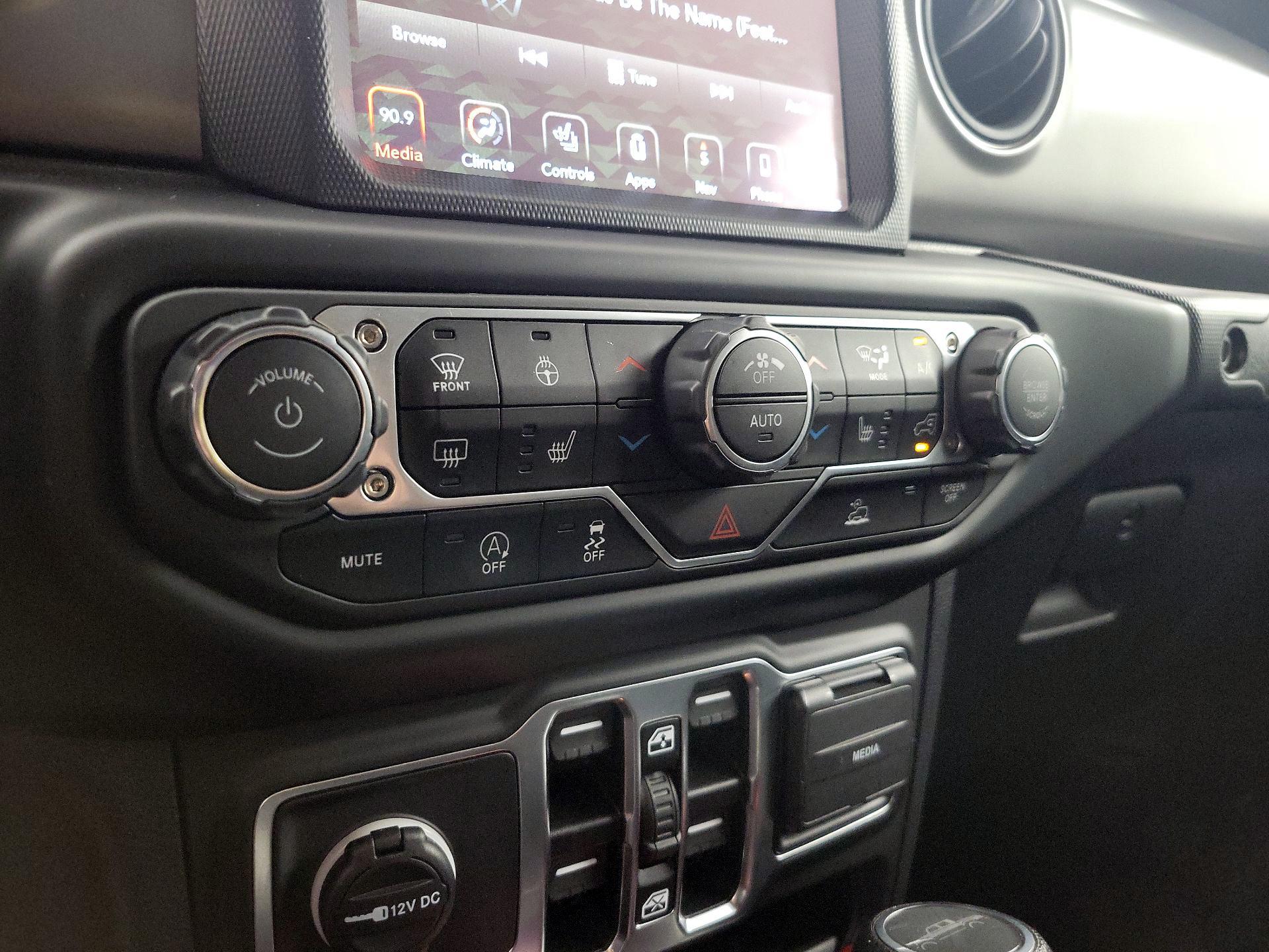Thumbnail: 2023 Jeep Gladiator - 17