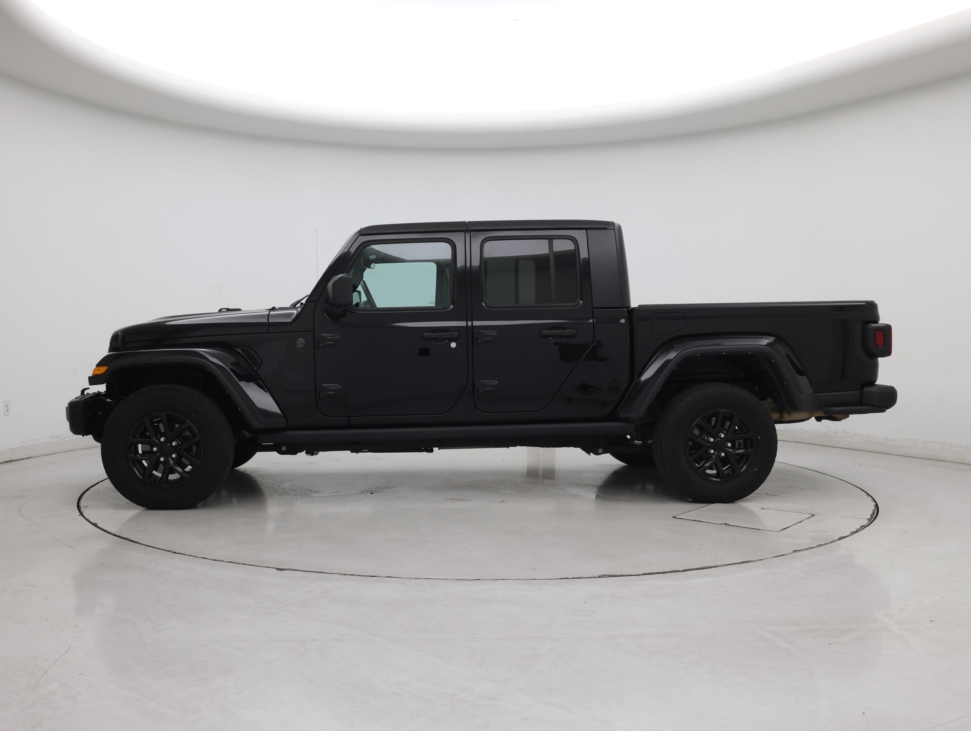 Thumbnail: 2023 Jeep Gladiator - 3