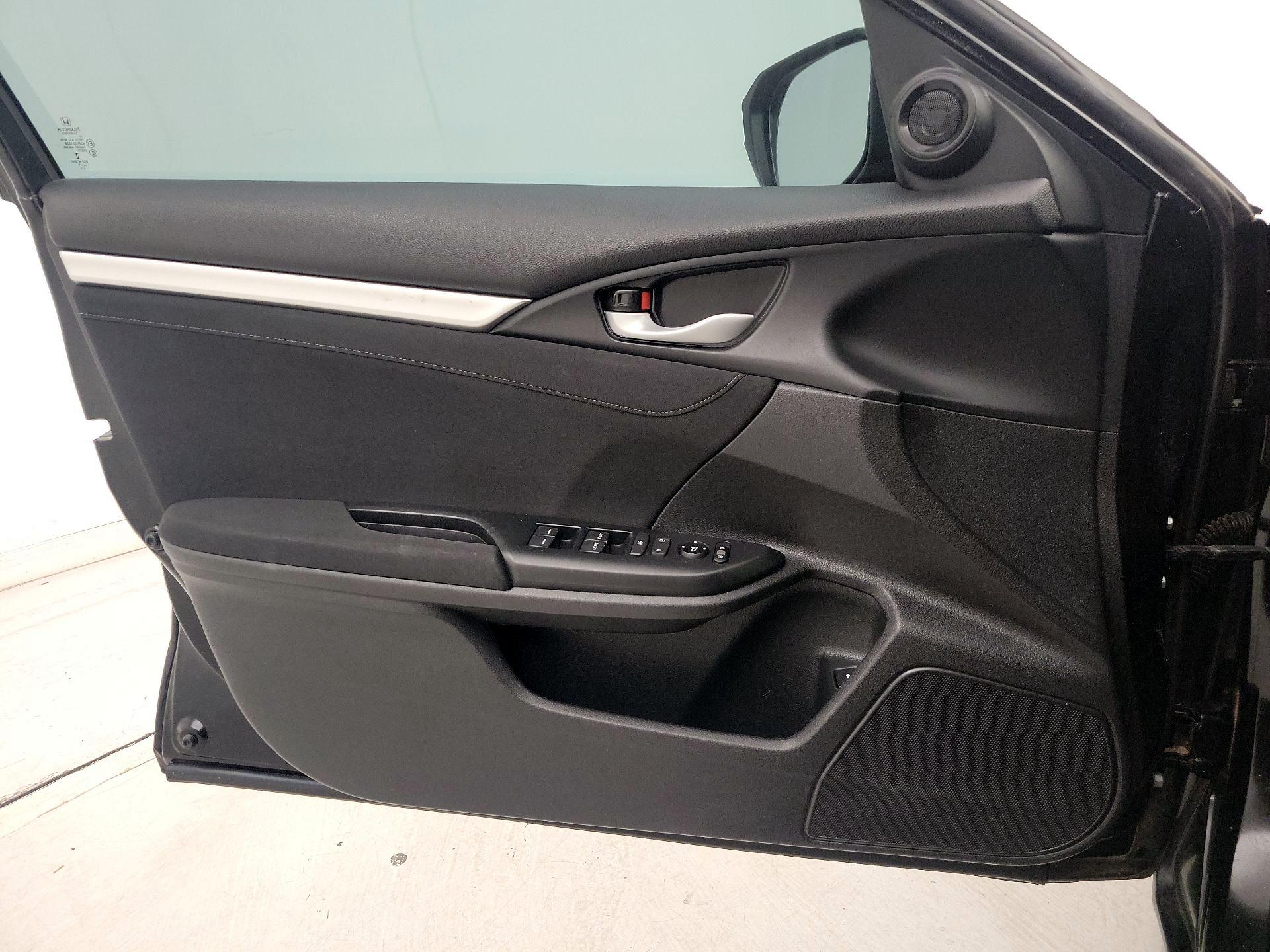 Thumbnail: 2017 Honda Civic - 12
