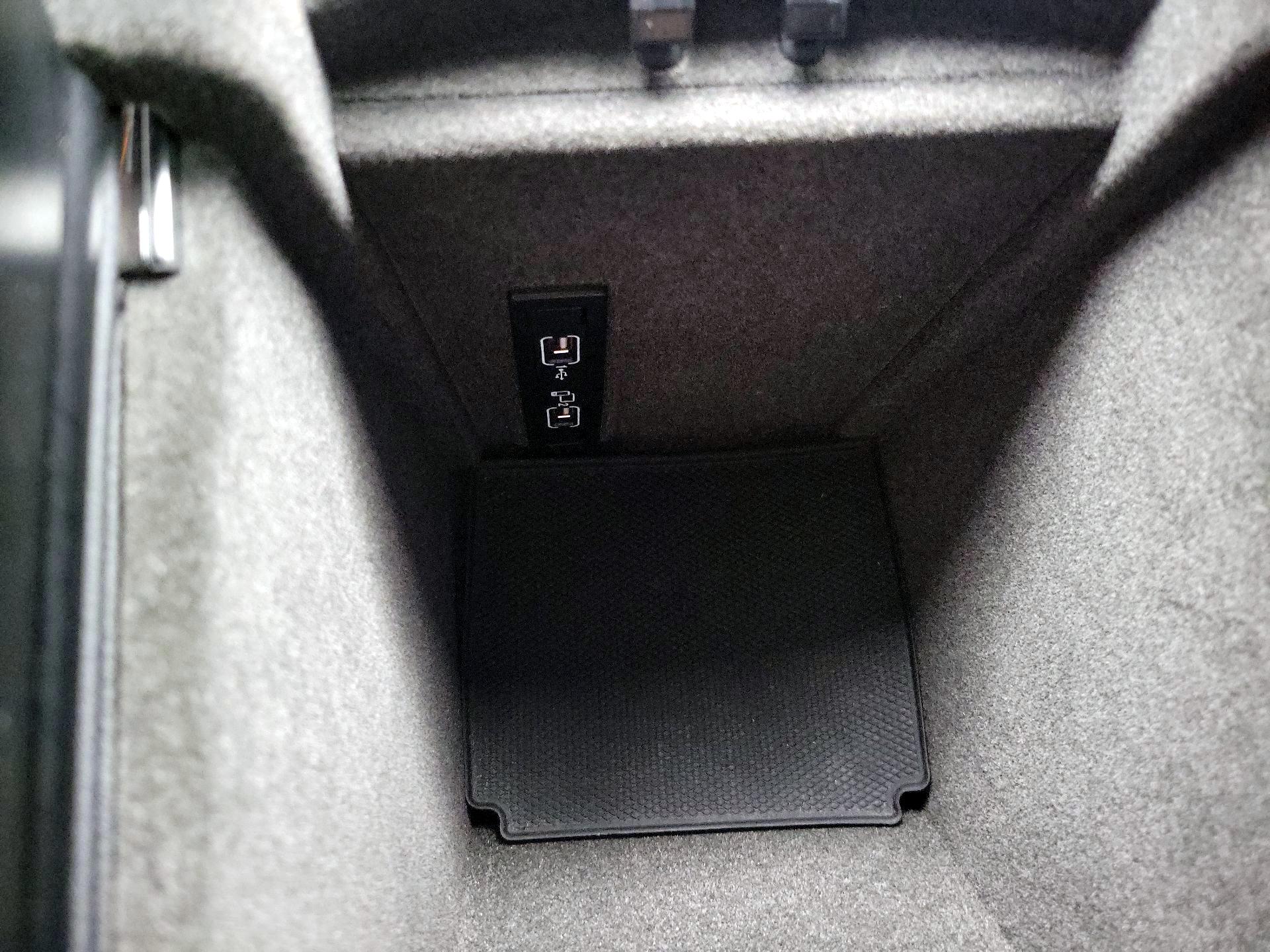 Thumbnail: 2017 Mercedes-Benz GLE - 19