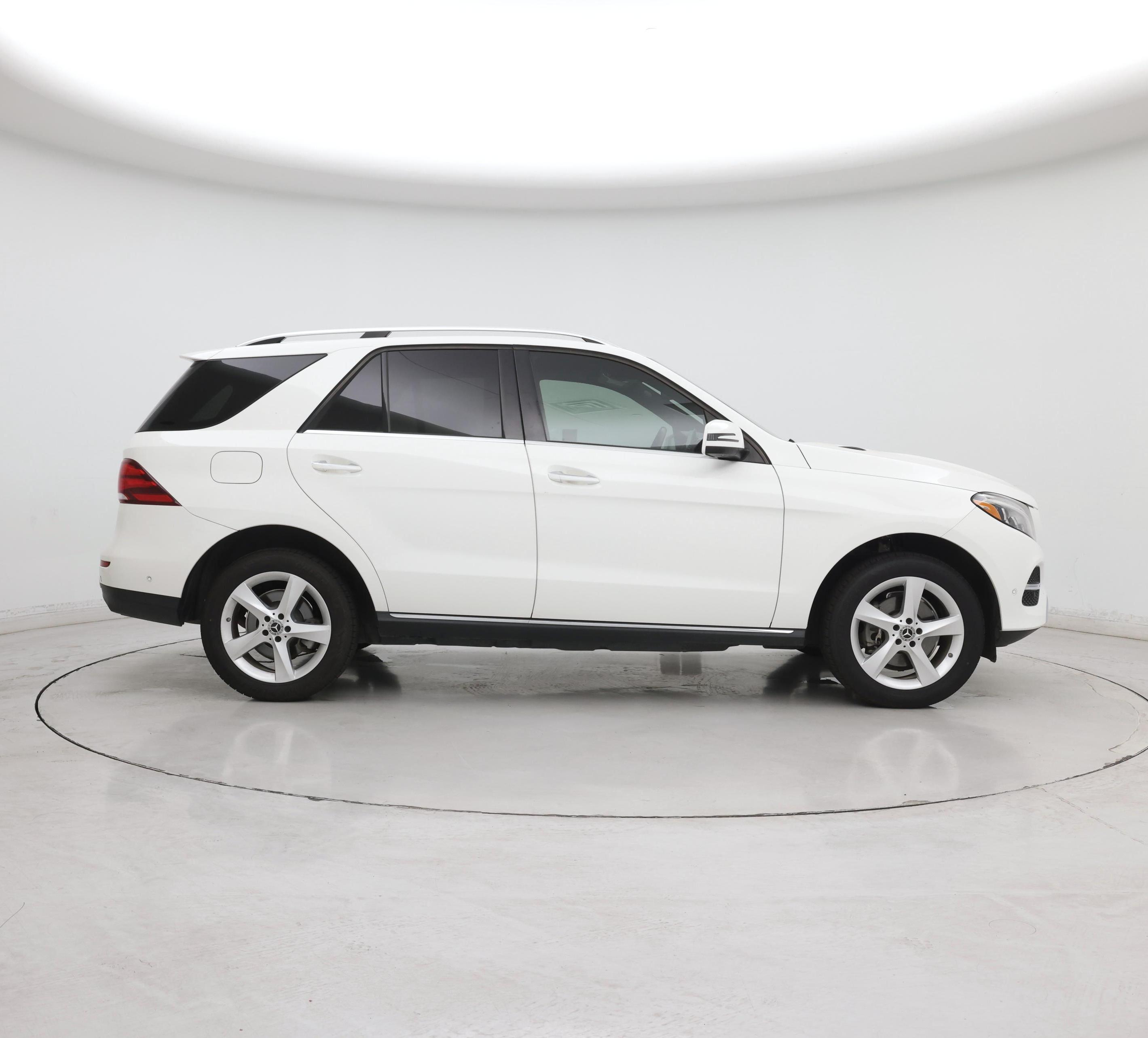 Thumbnail: 2017 Mercedes-Benz GLE - 7