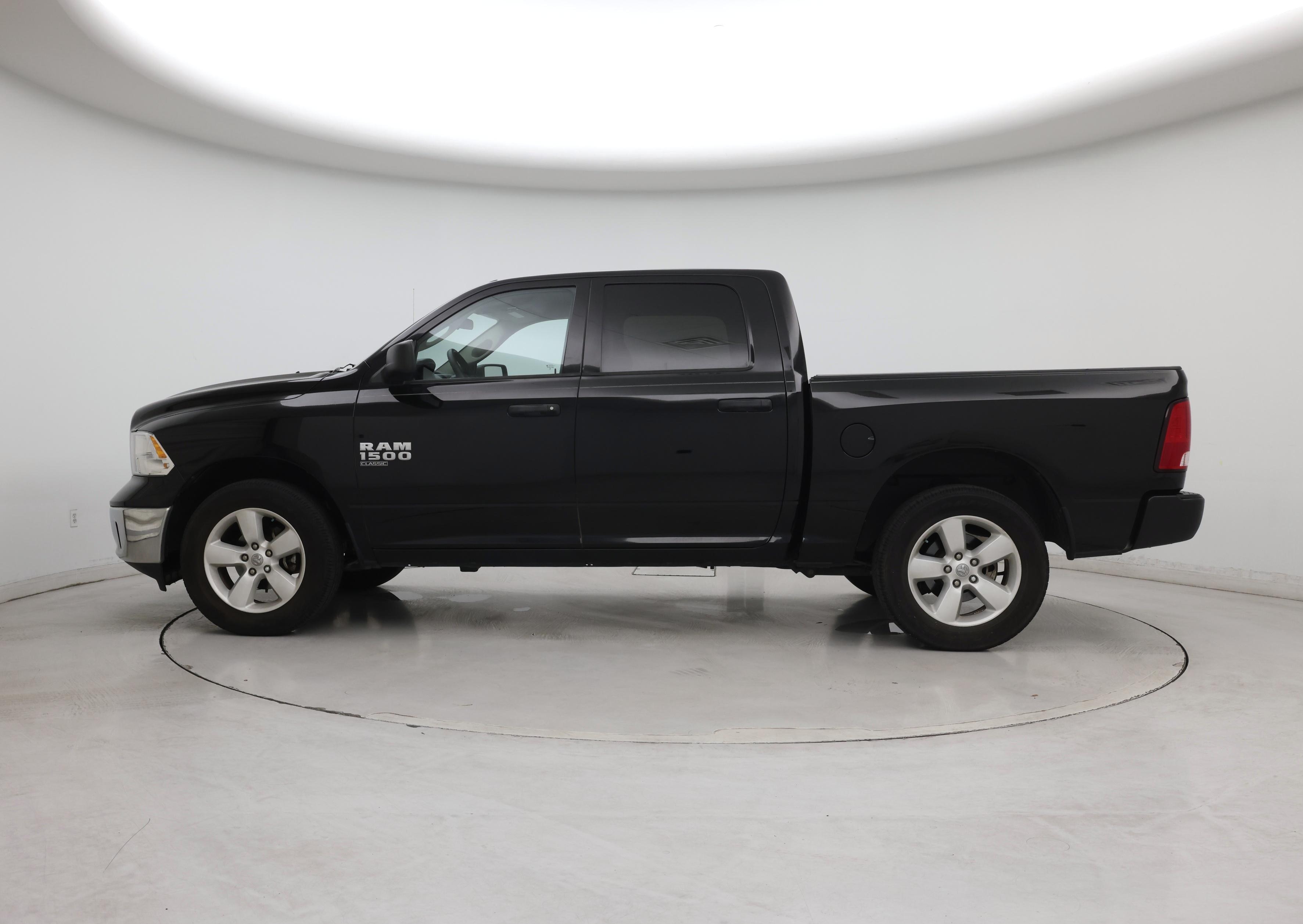 Thumbnail: 2023 RAM 1500 Classic - 3