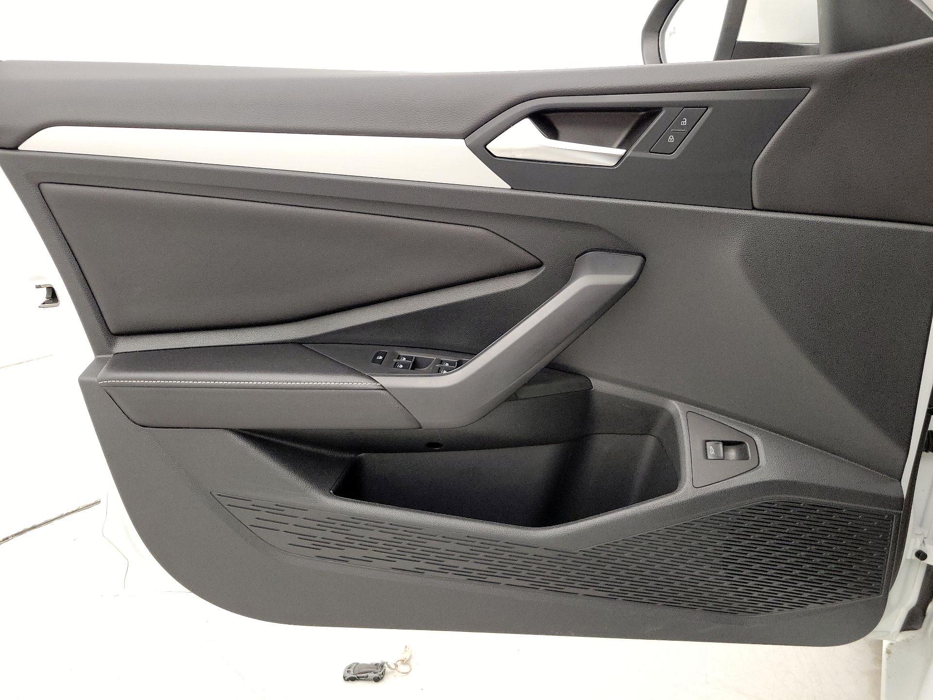 Thumbnail: 2025 Volkswagen Jetta - 12