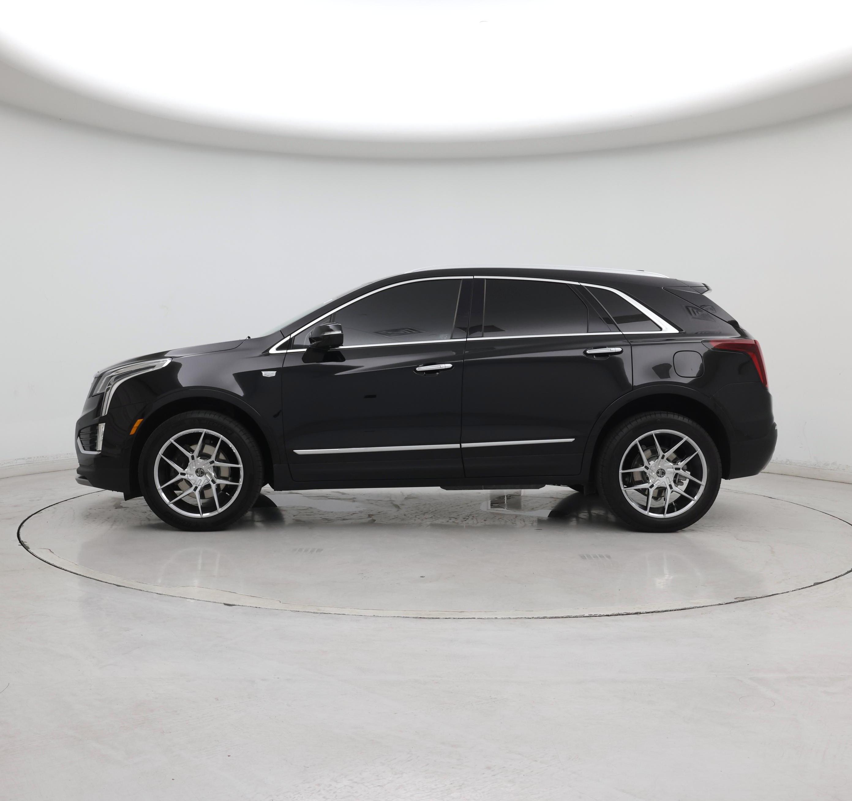 Thumbnail: 2024 Cadillac XT5 - 3