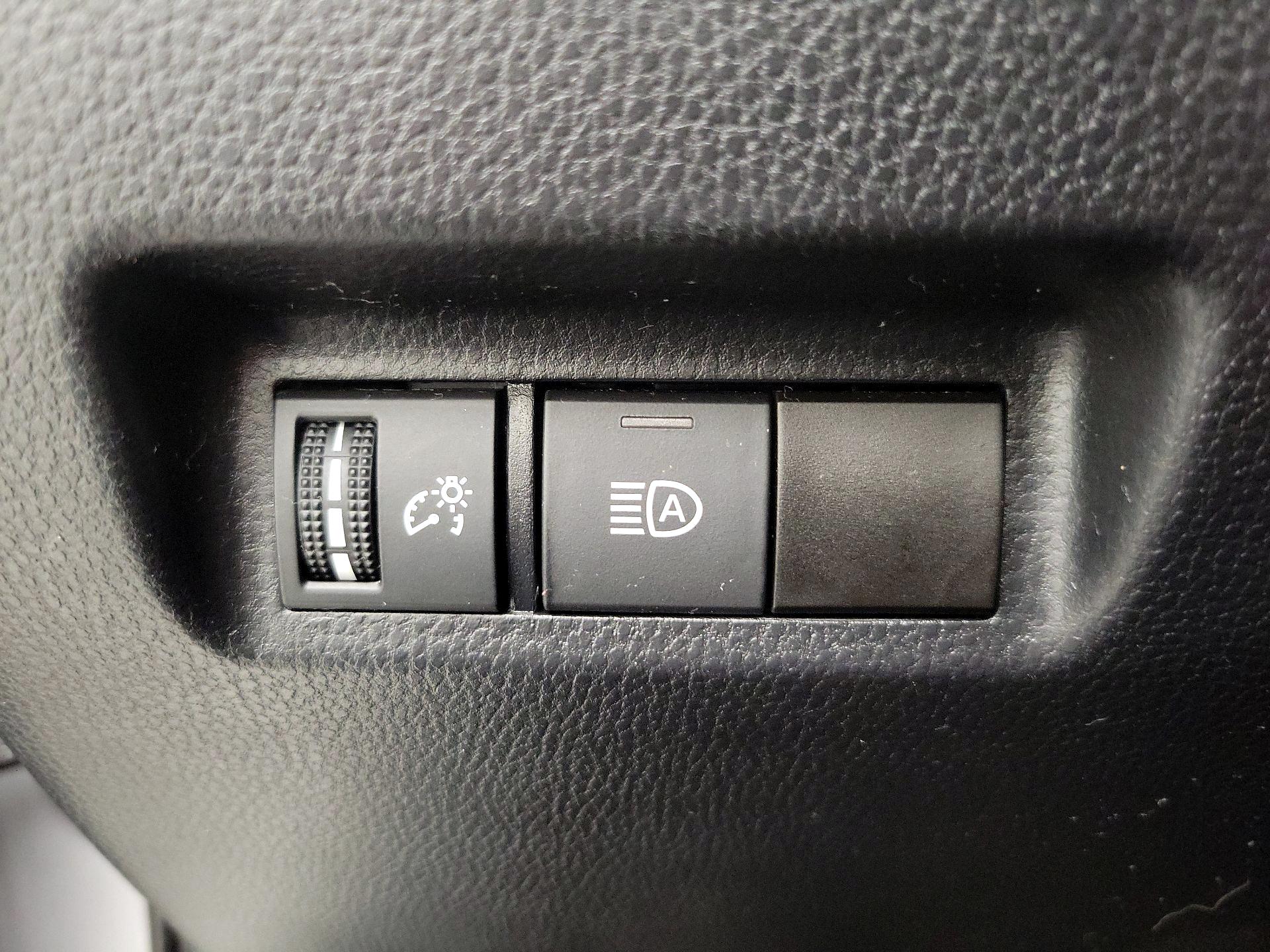 Thumbnail: 2019 Toyota RAV4 - 13