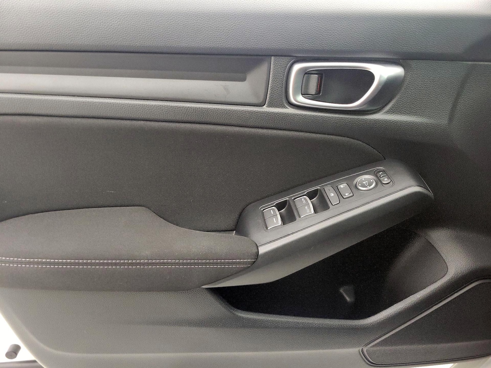 2025 Honda Civic Hatchback Sport - Photo 13