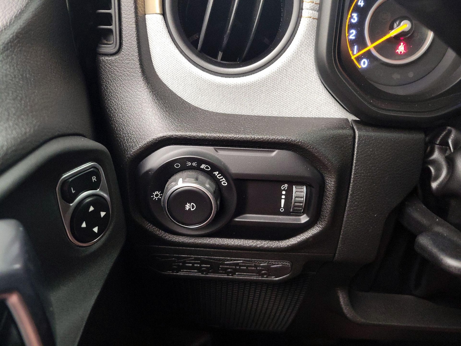 2024 Jeep Wrangler 4-Door Sport S - Photo 14