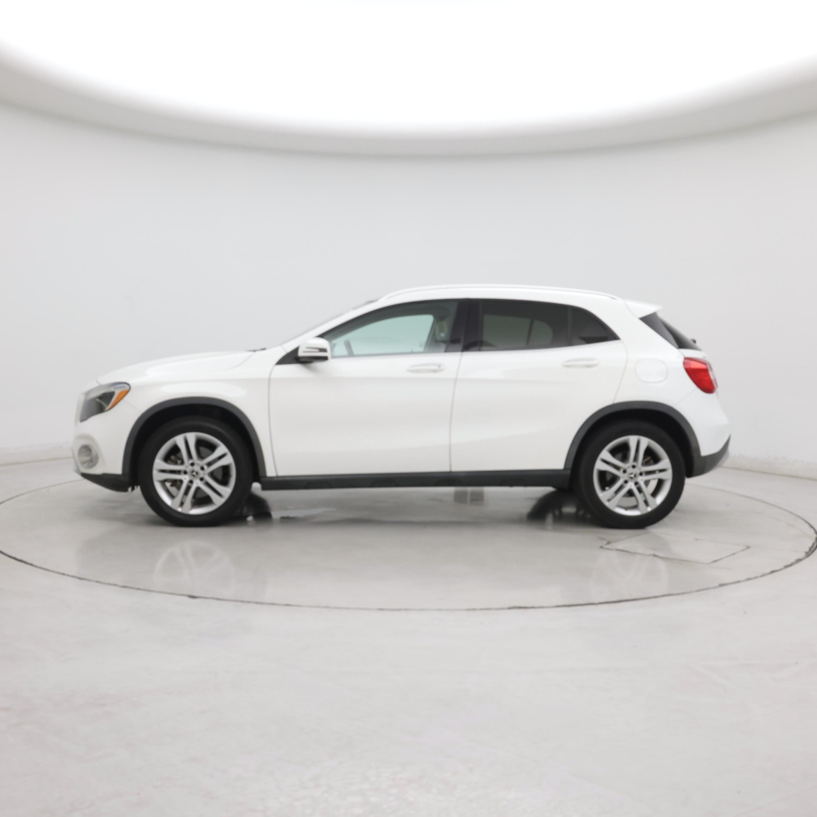 Thumbnail: 2020 Mercedes-Benz GLA - 3