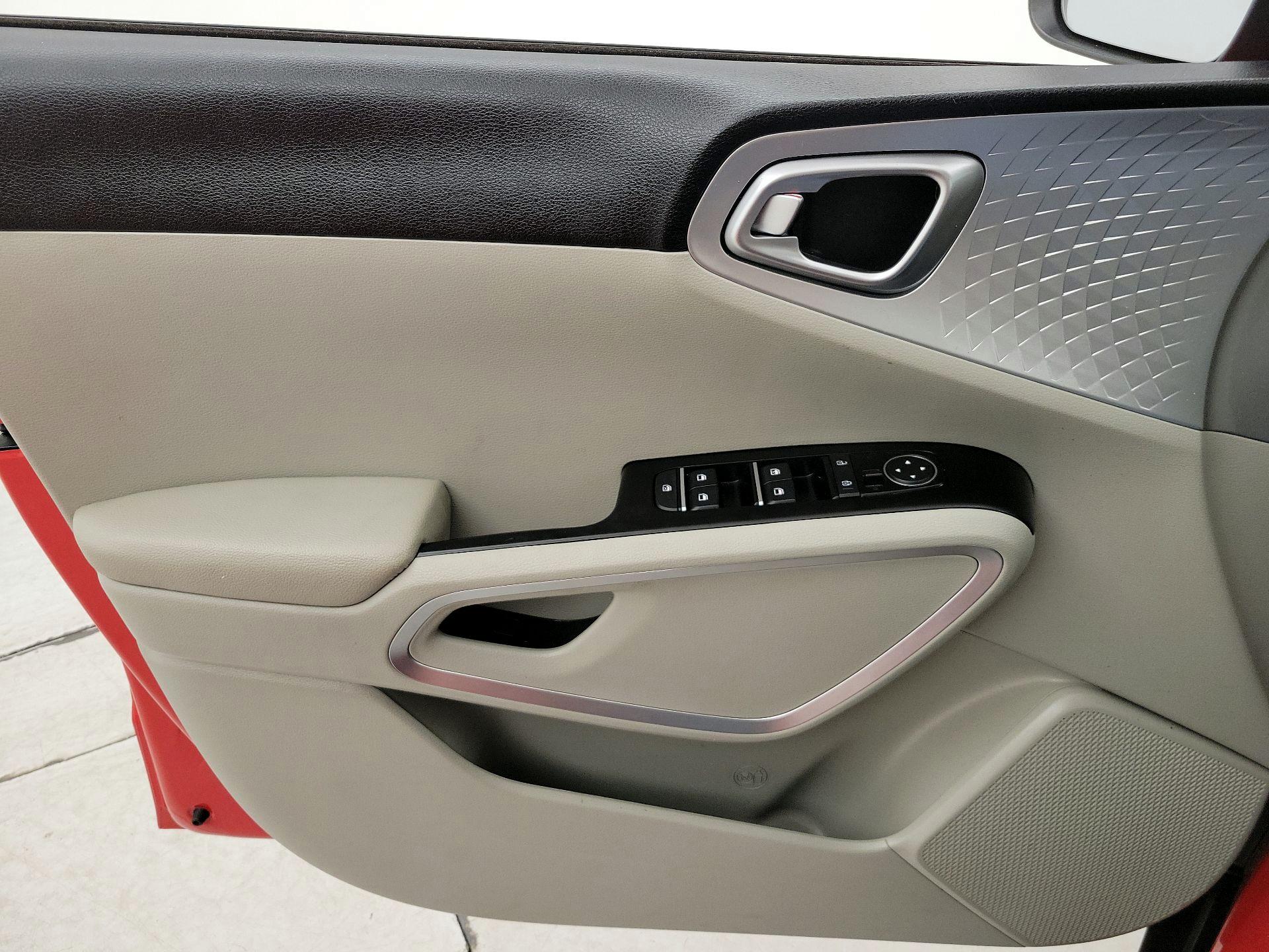 Thumbnail: 2022 Kia Soul - 12