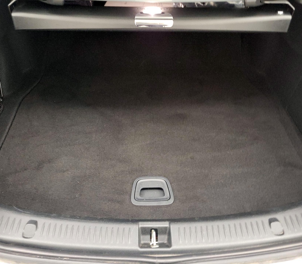 Trunk/Cargo (Seats Up)