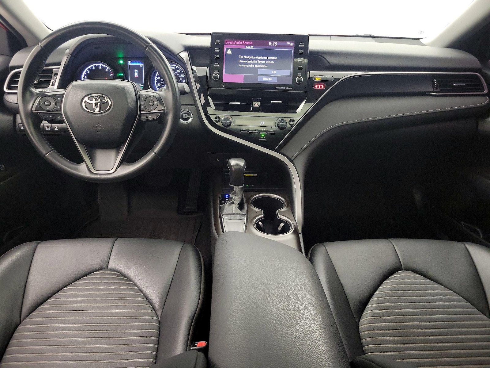 2024 Toyota Camry SE - Photo 10