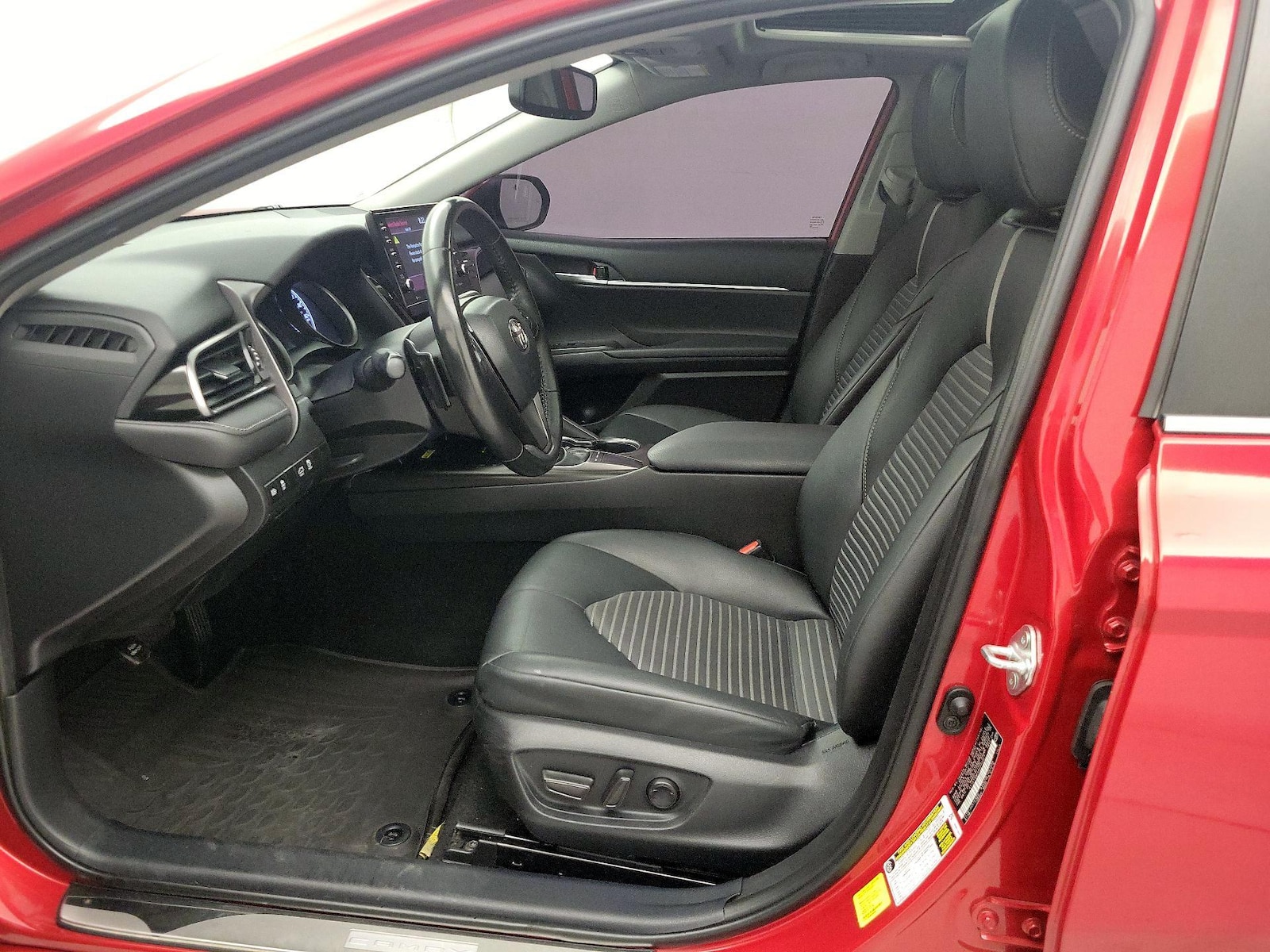 2024 Toyota Camry SE - Photo 12