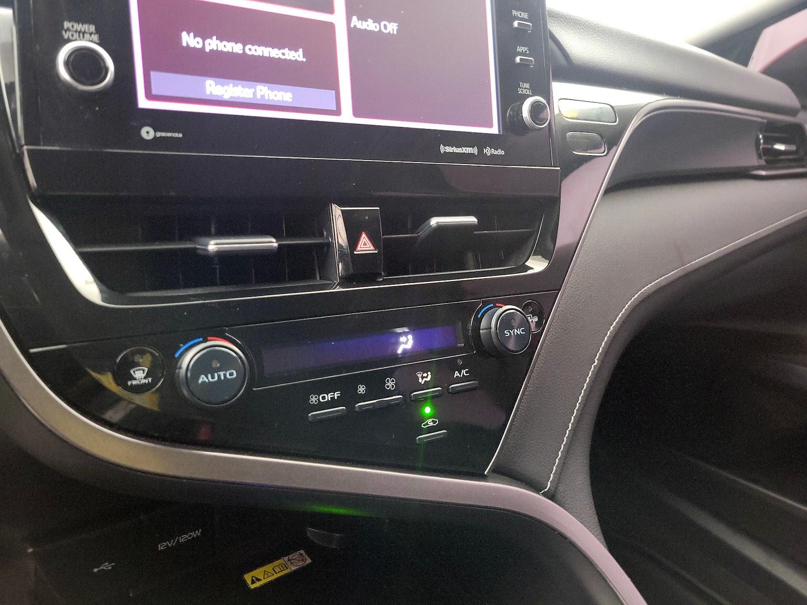 2024 Toyota Camry SE - Photo 17