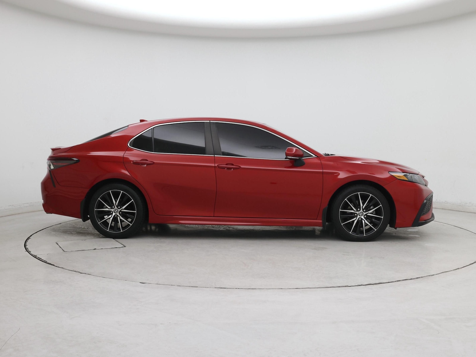 2024 Toyota Camry SE - Photo 8