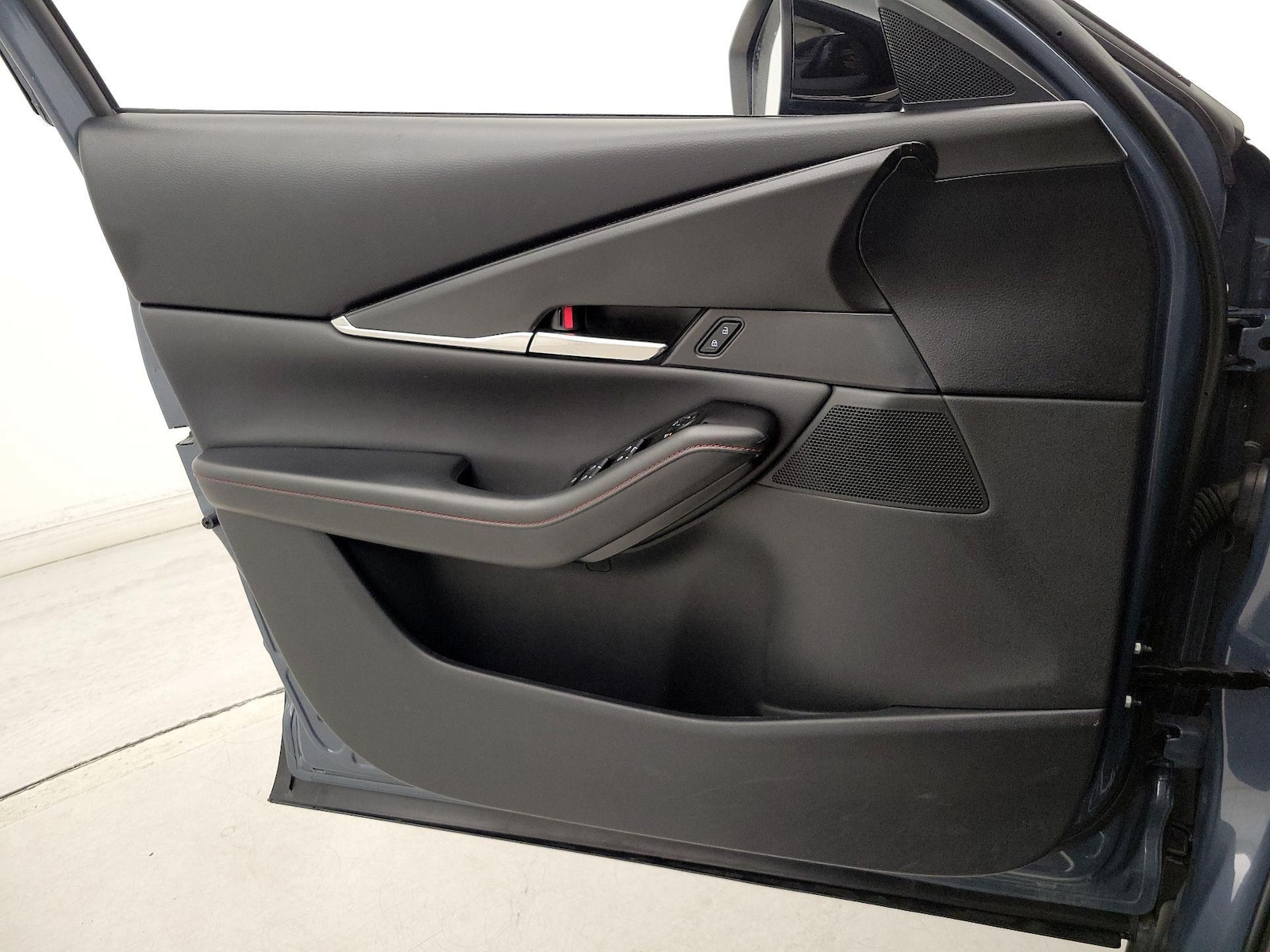 2025 Mazda CX-30 Carbon Edition - Photo 13