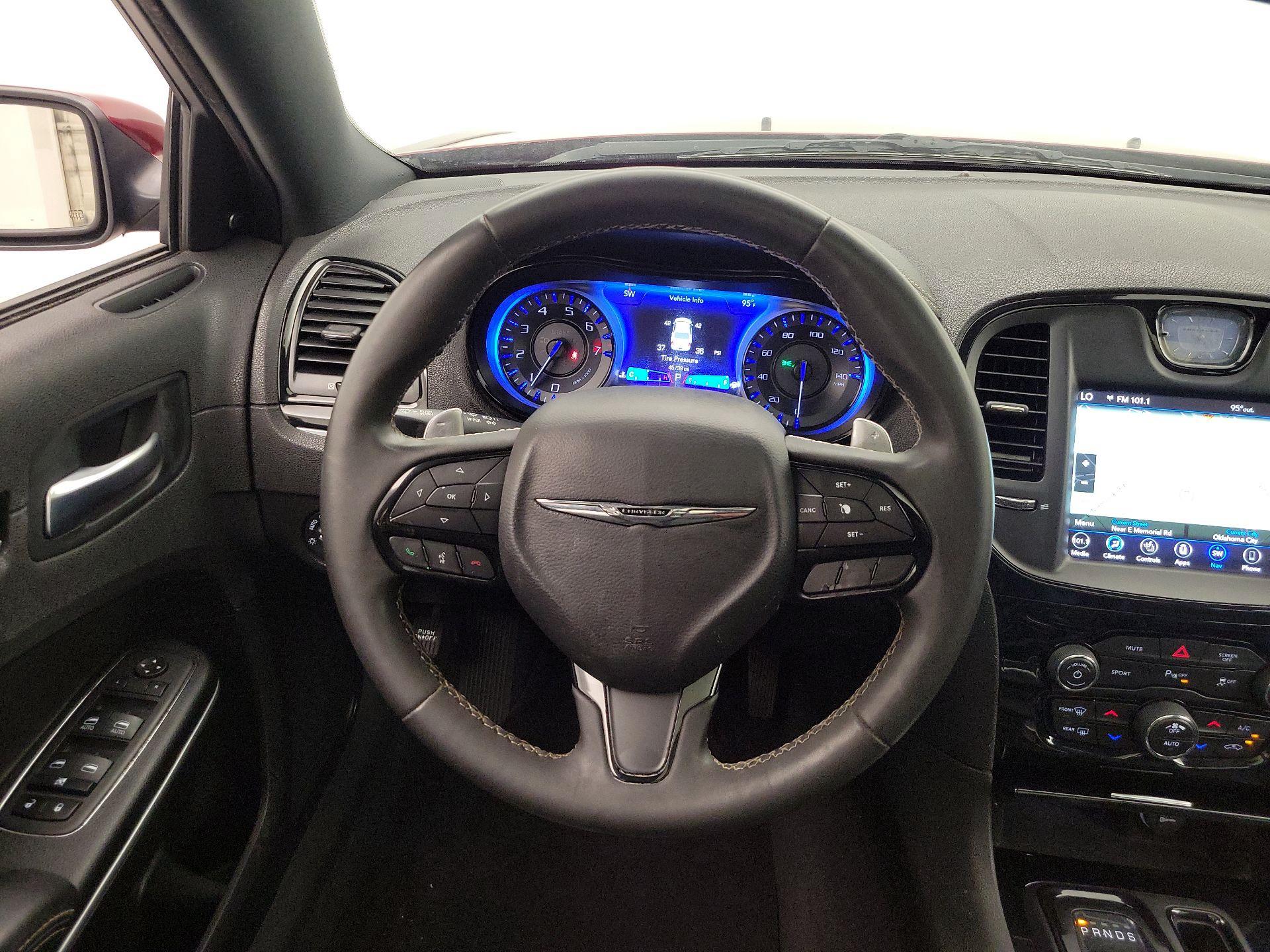 Thumbnail: 2023 Chrysler 300 - 10