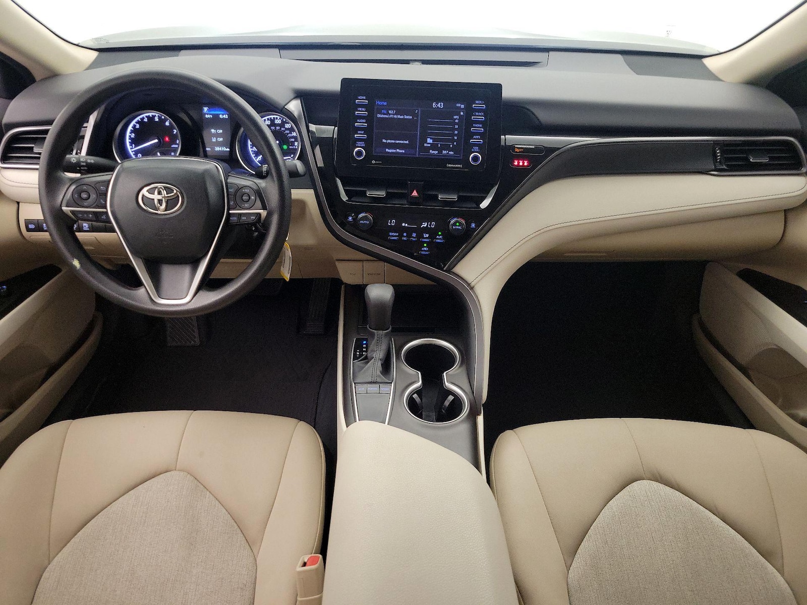 2023 Toyota Camry LE - Photo 10