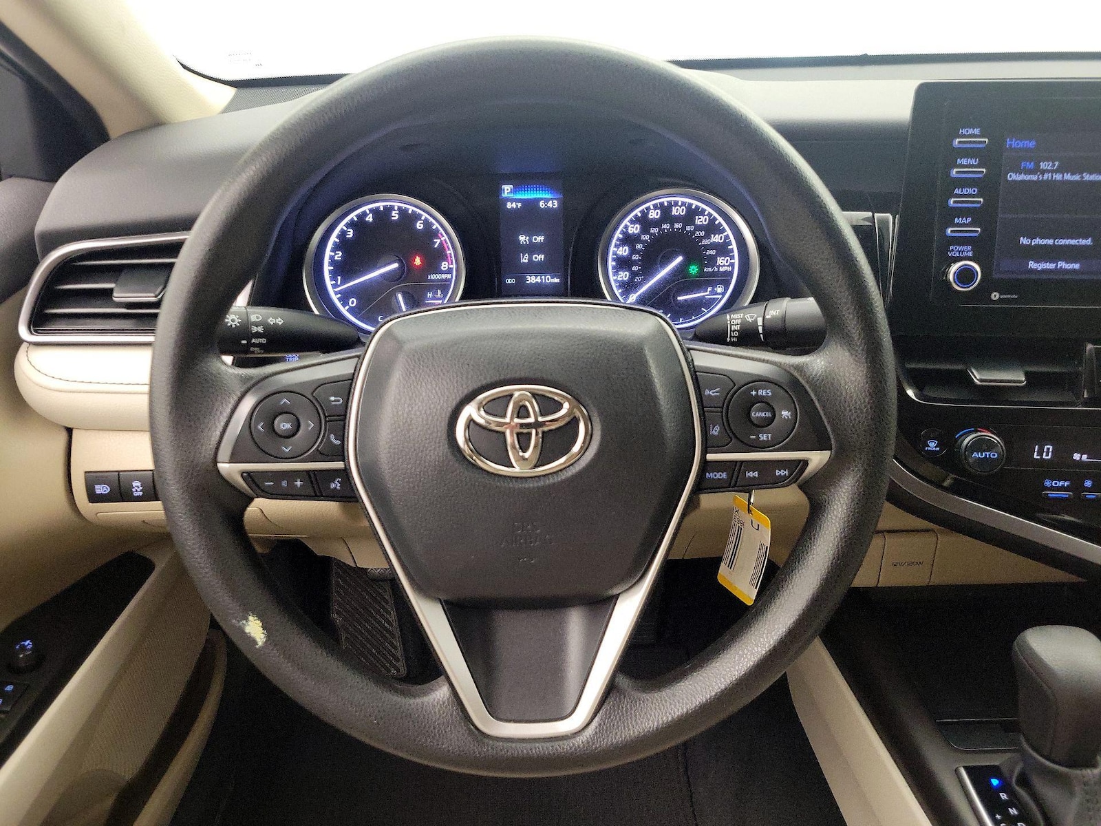 2023 Toyota Camry LE - Photo 11