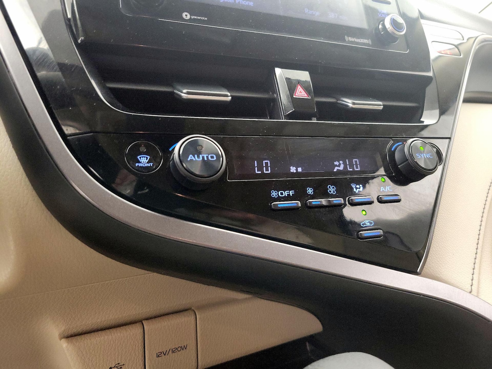 2023 Toyota Camry LE - Photo 17
