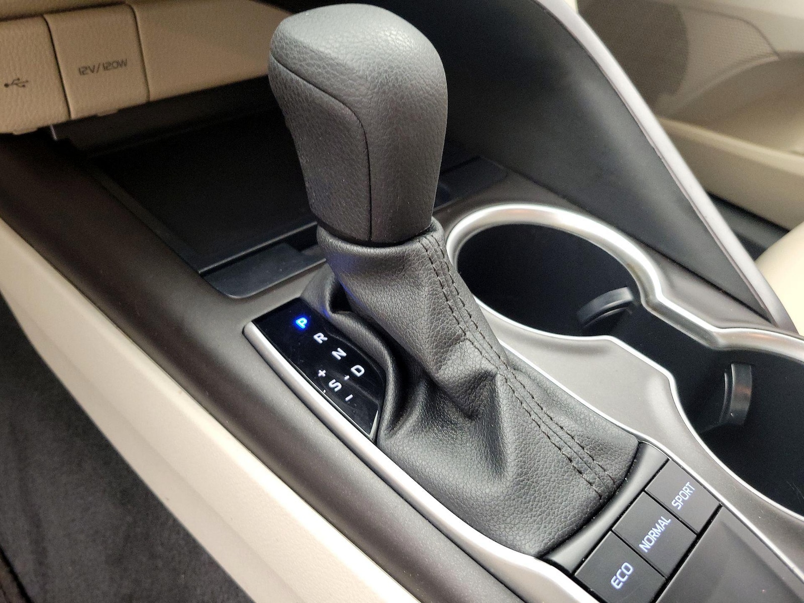 2023 Toyota Camry LE - Photo 18