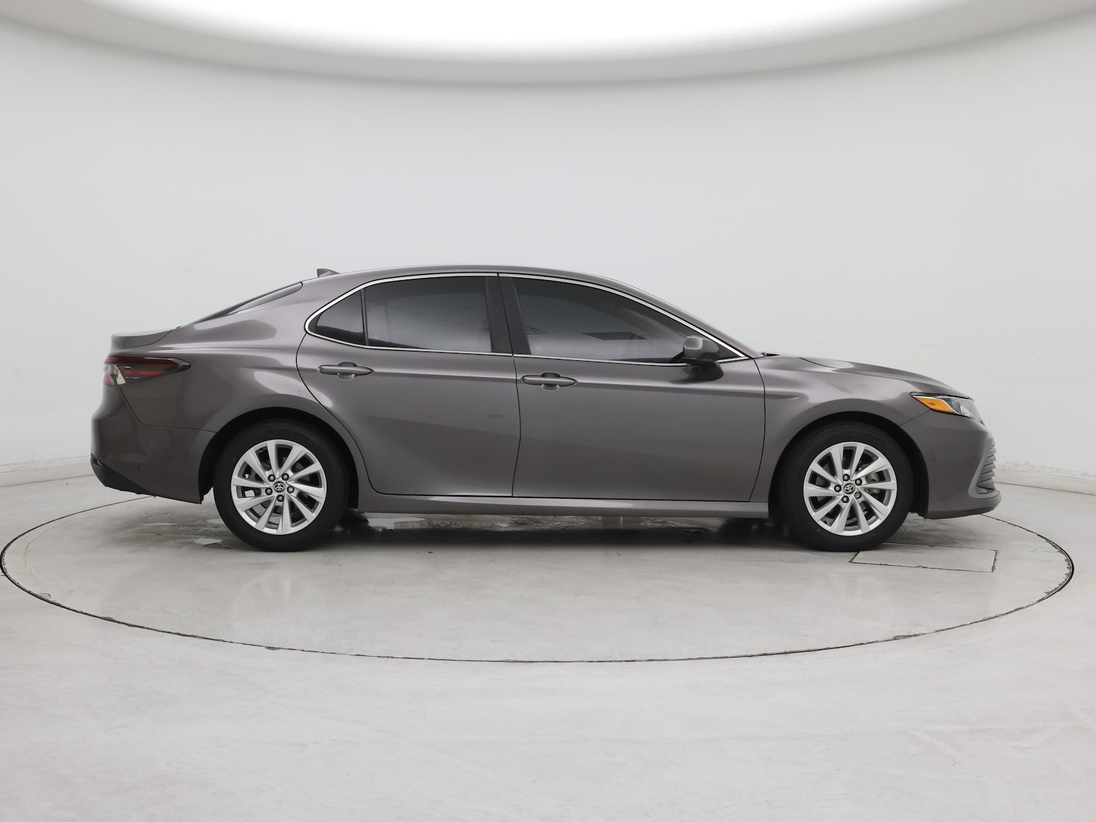 2023 Toyota Camry LE - Photo 8