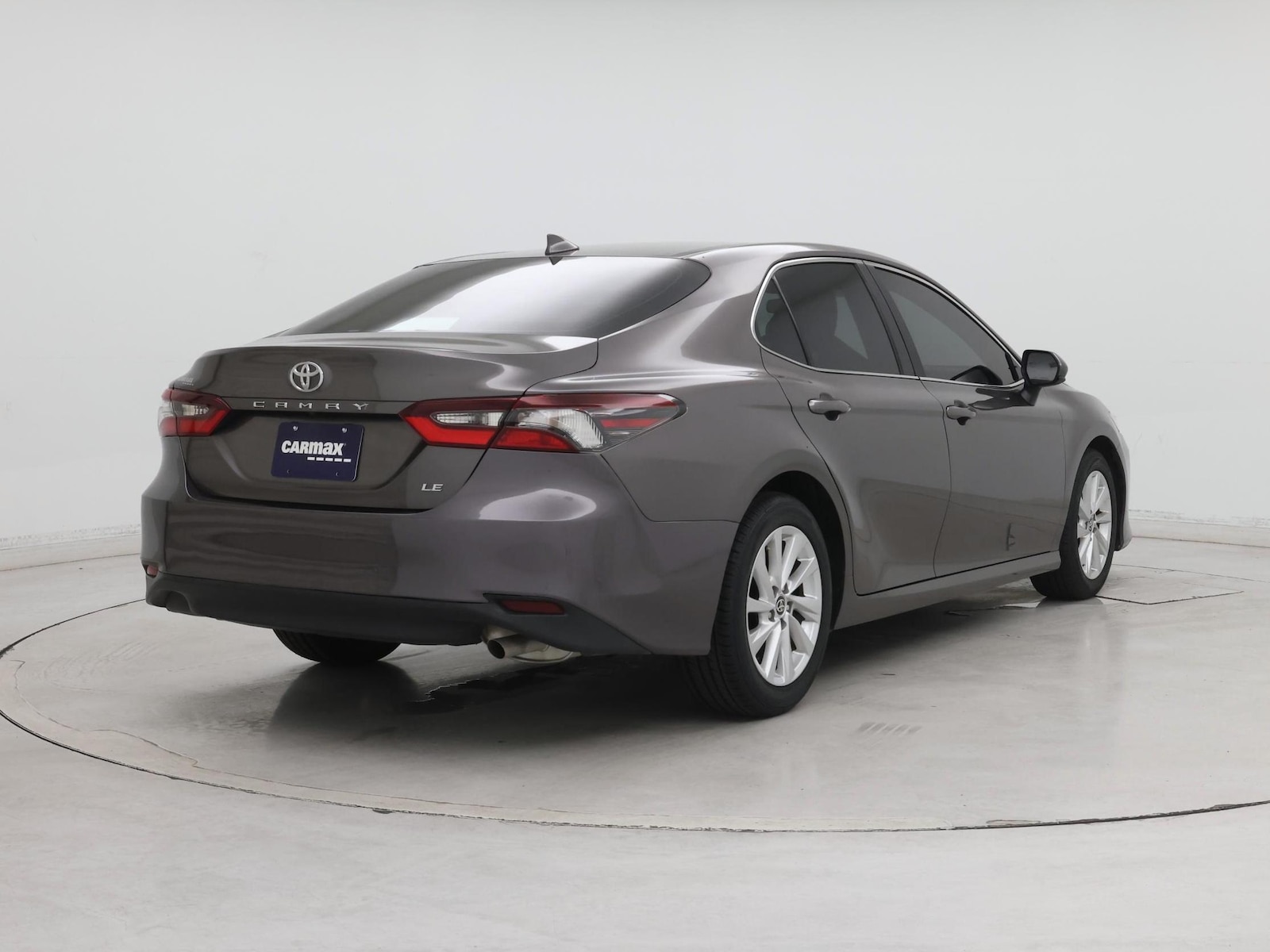 2023 Toyota Camry LE - Photo 9