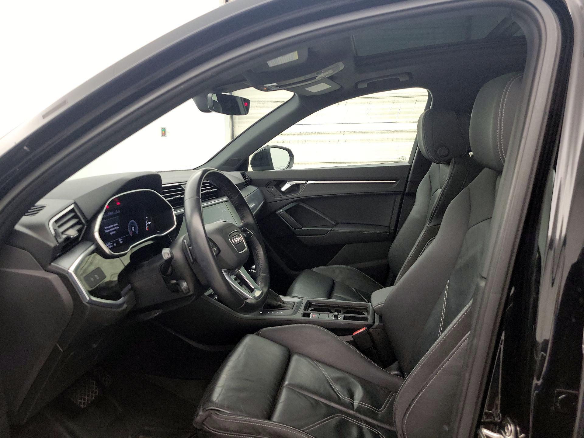 Thumbnail: 2020 Audi Q3 - 9