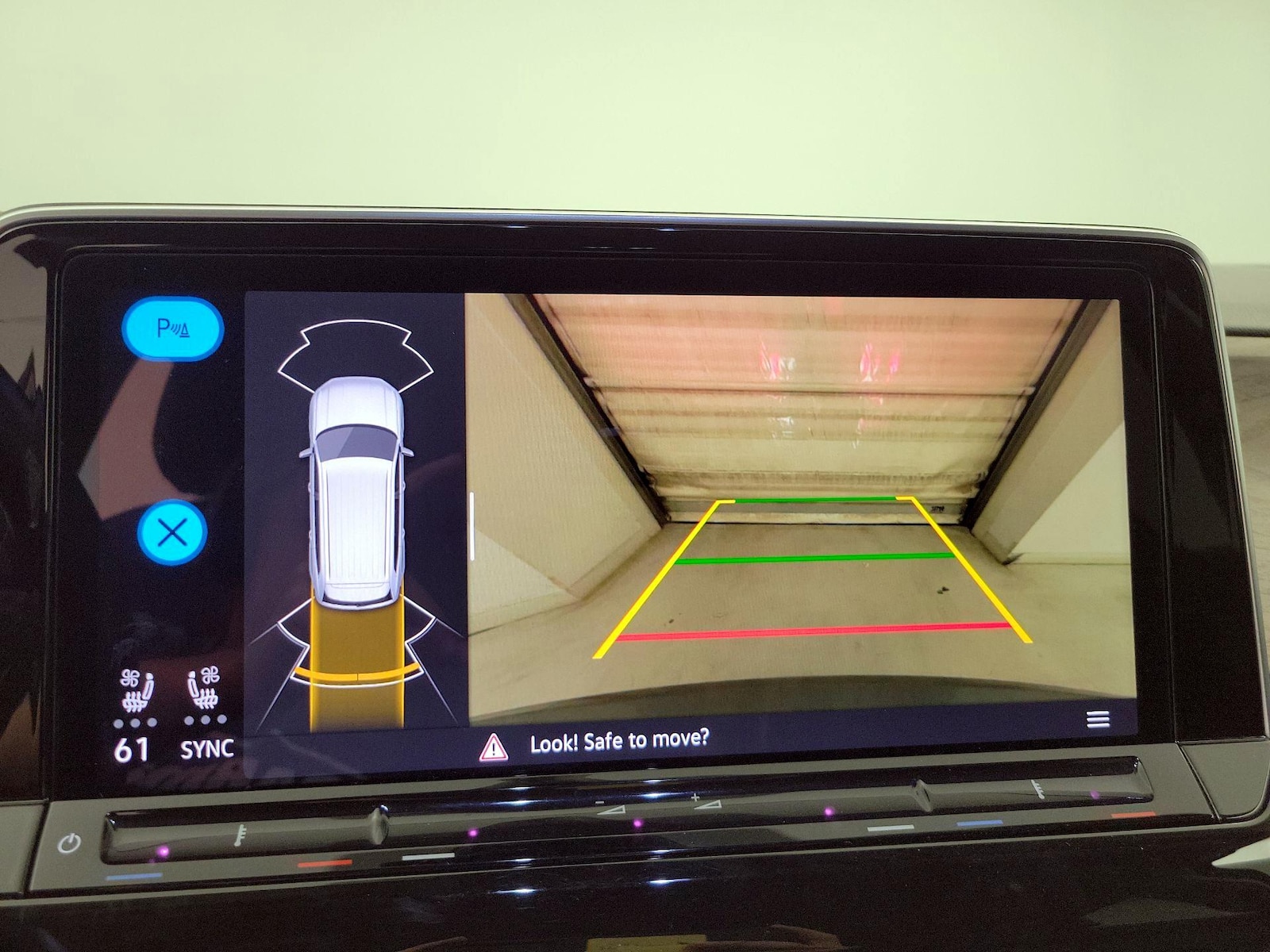 2025 Volkswagen Atlas SE w/Tech - Photo 15