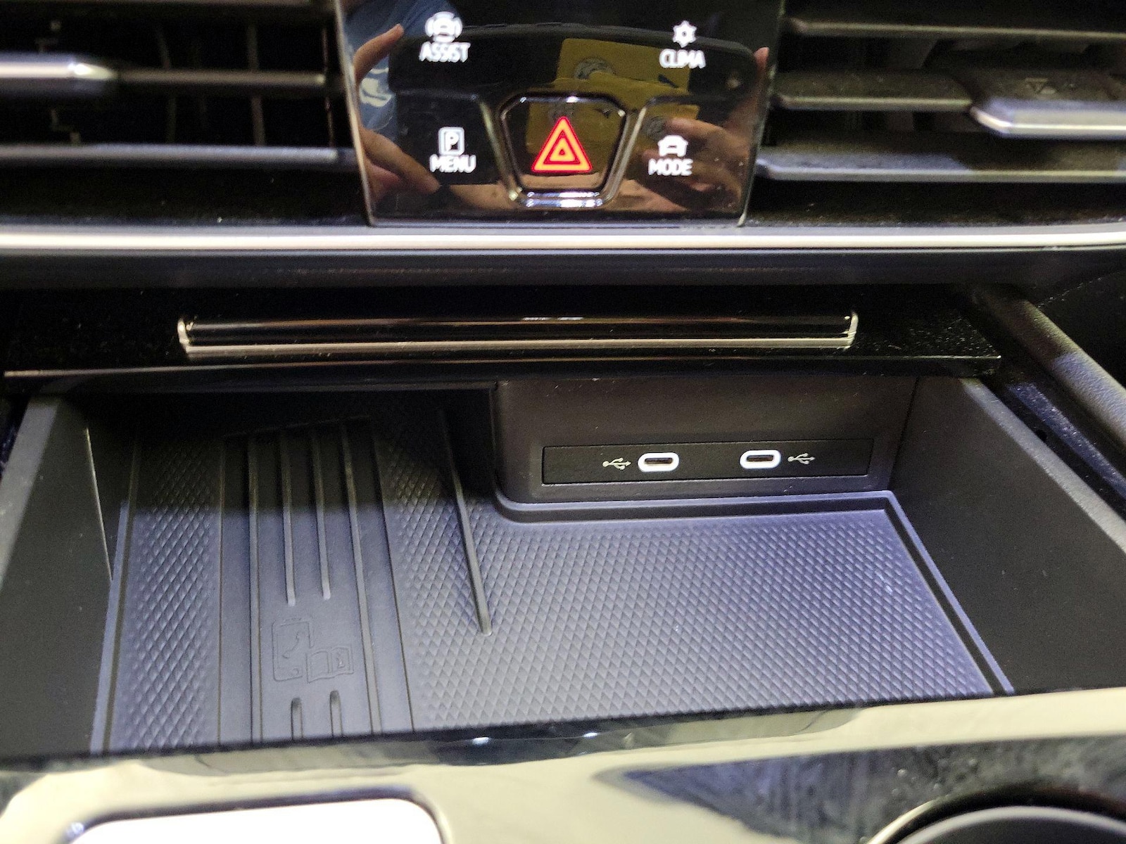 2025 Volkswagen Atlas SE w/Tech - Photo 19