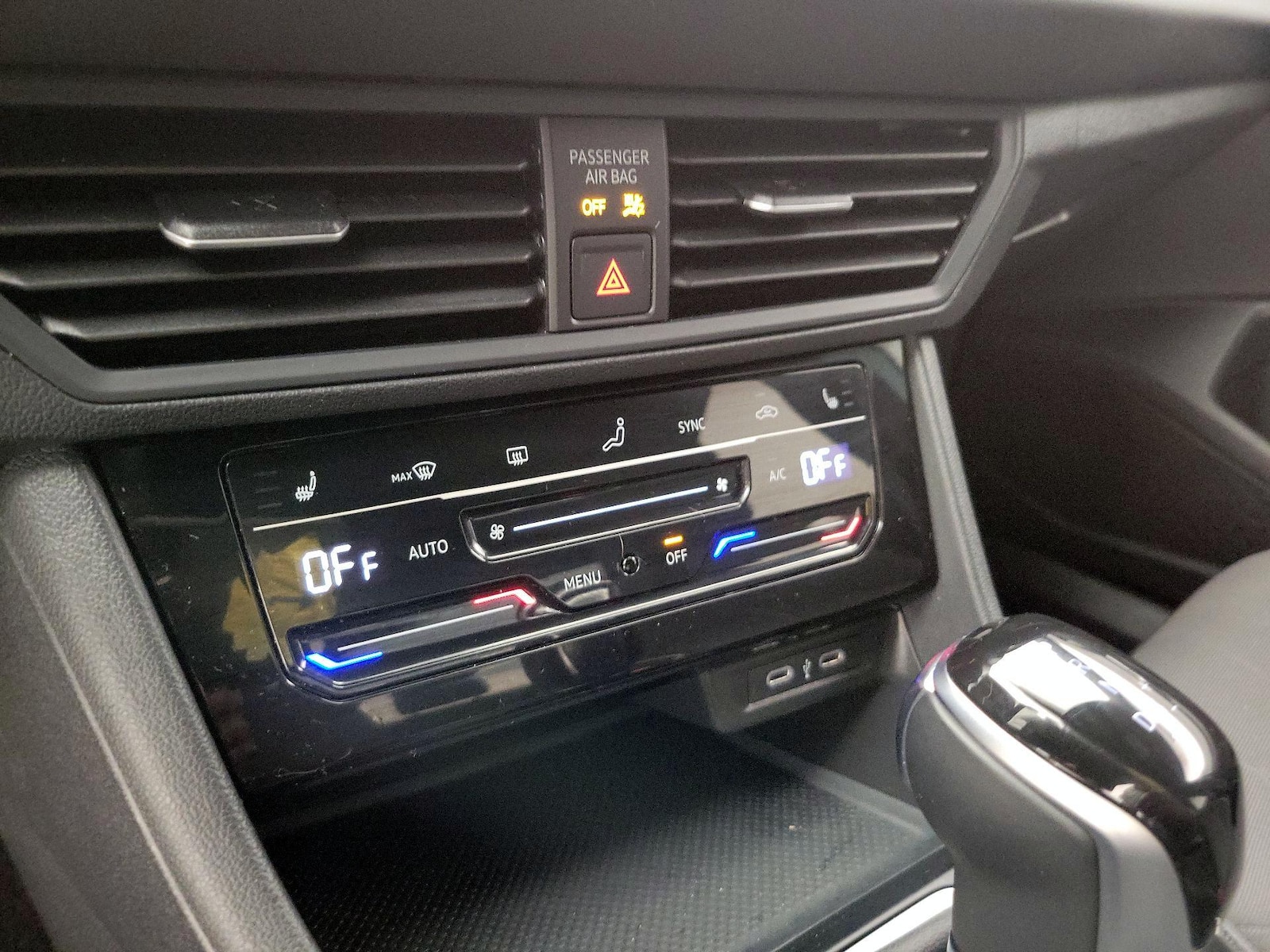 2025 Volkswagen Jetta Sport - Photo 16