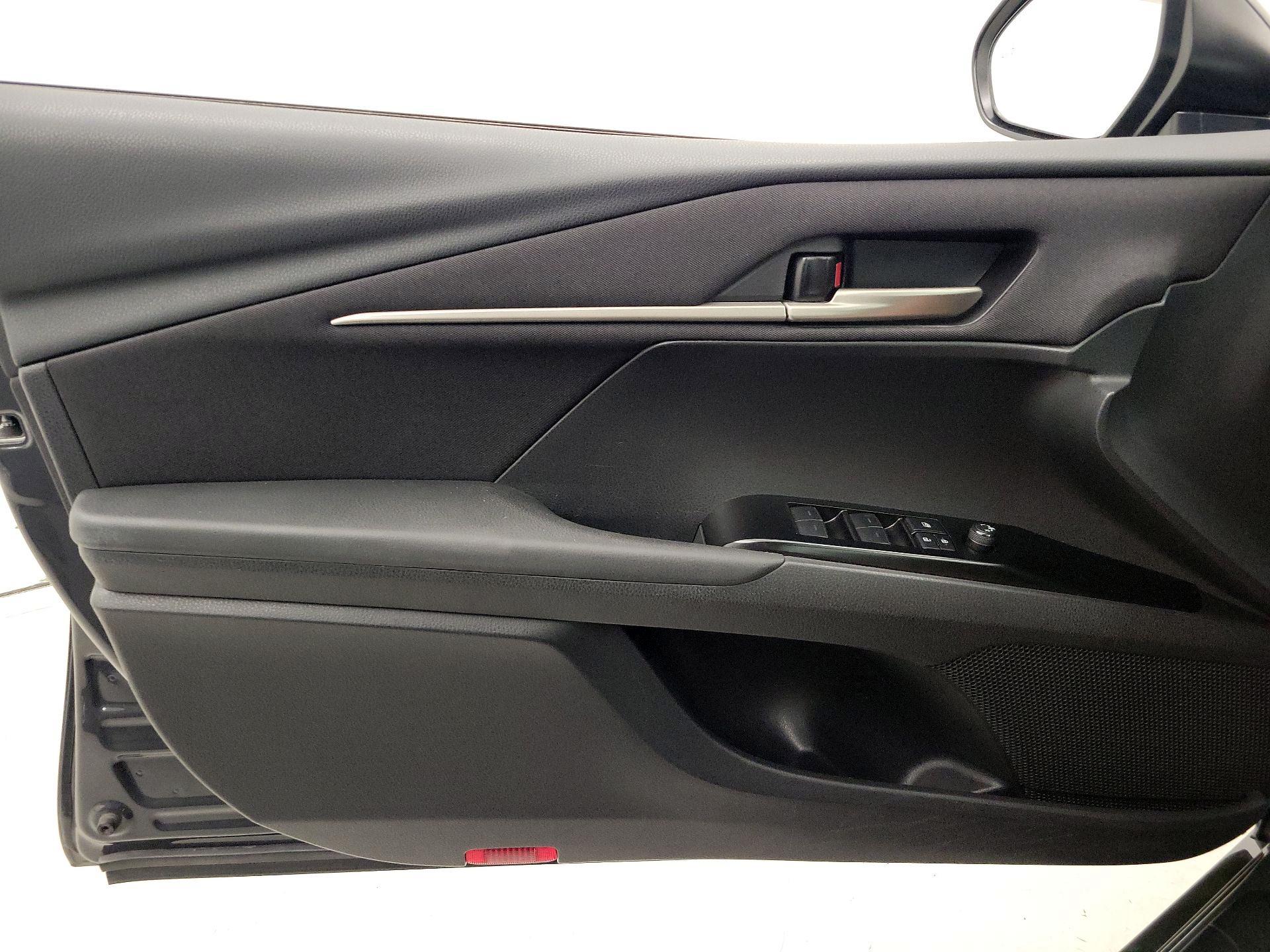Thumbnail: 2025 Toyota Camry - 12
