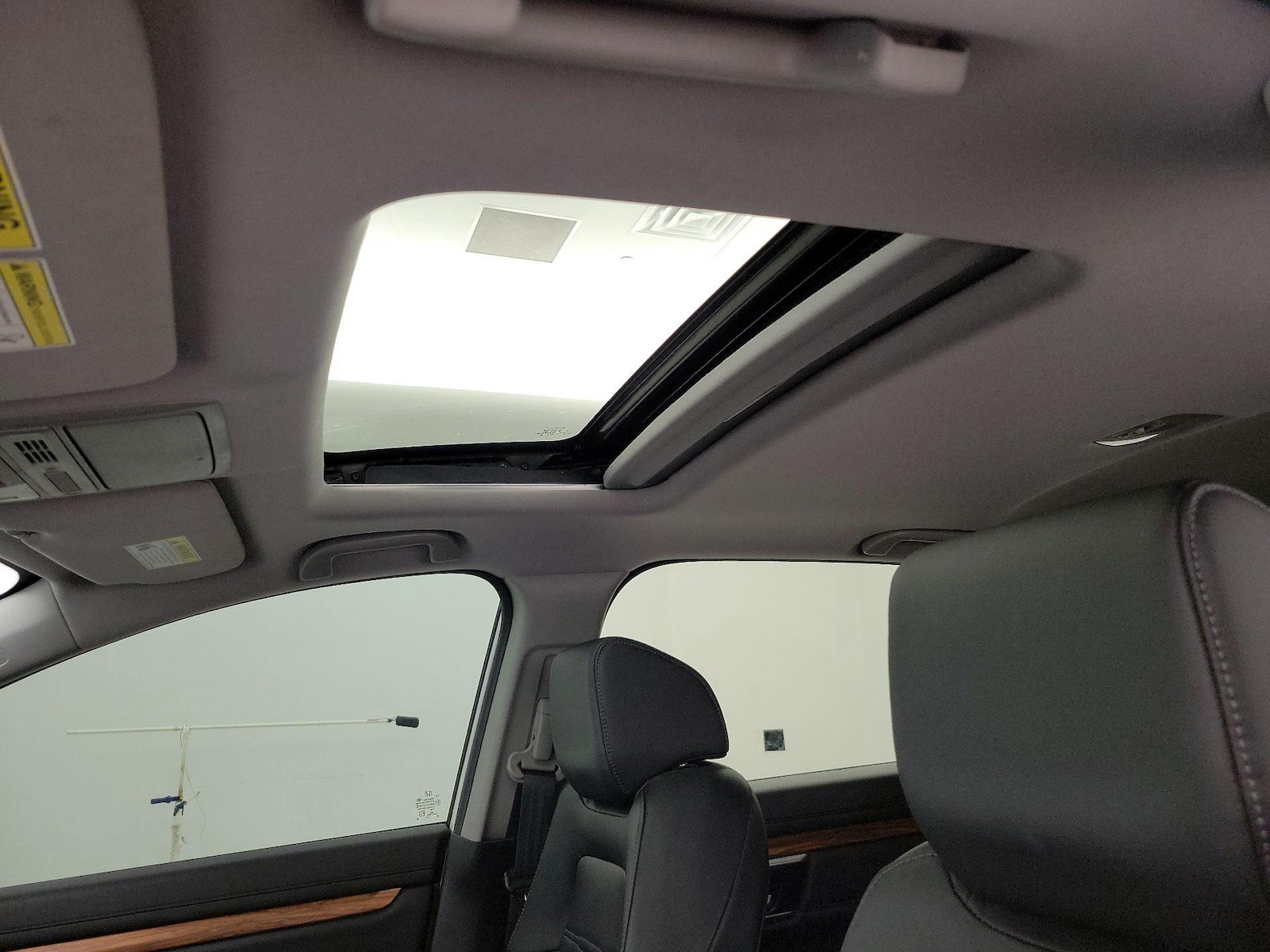 Sunroof(s) & Overhead Airbags