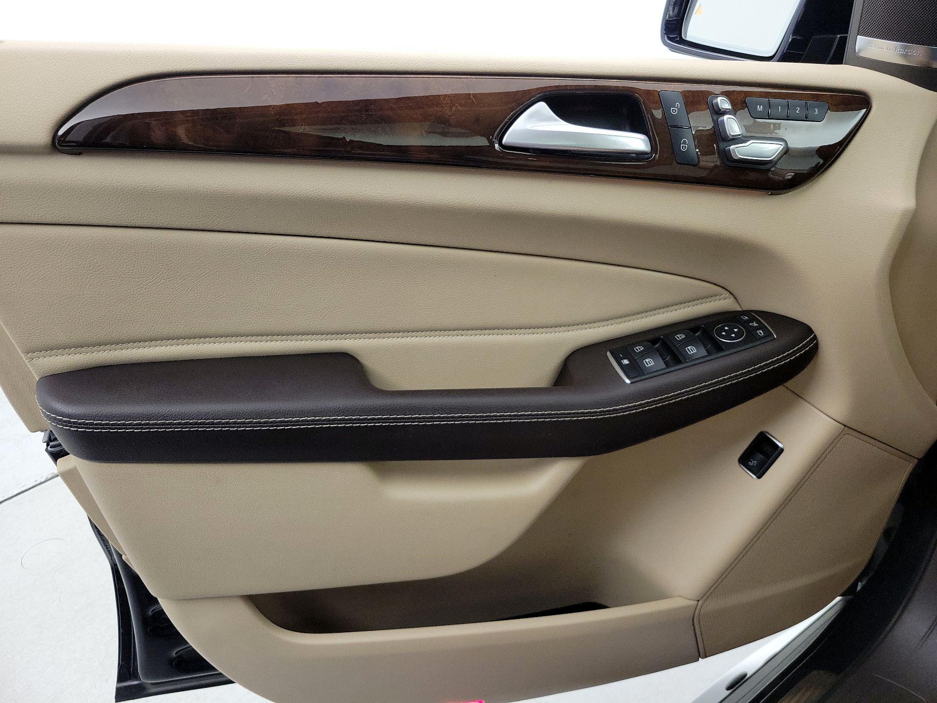 Thumbnail: 2016 Mercedes-Benz GLE - 12