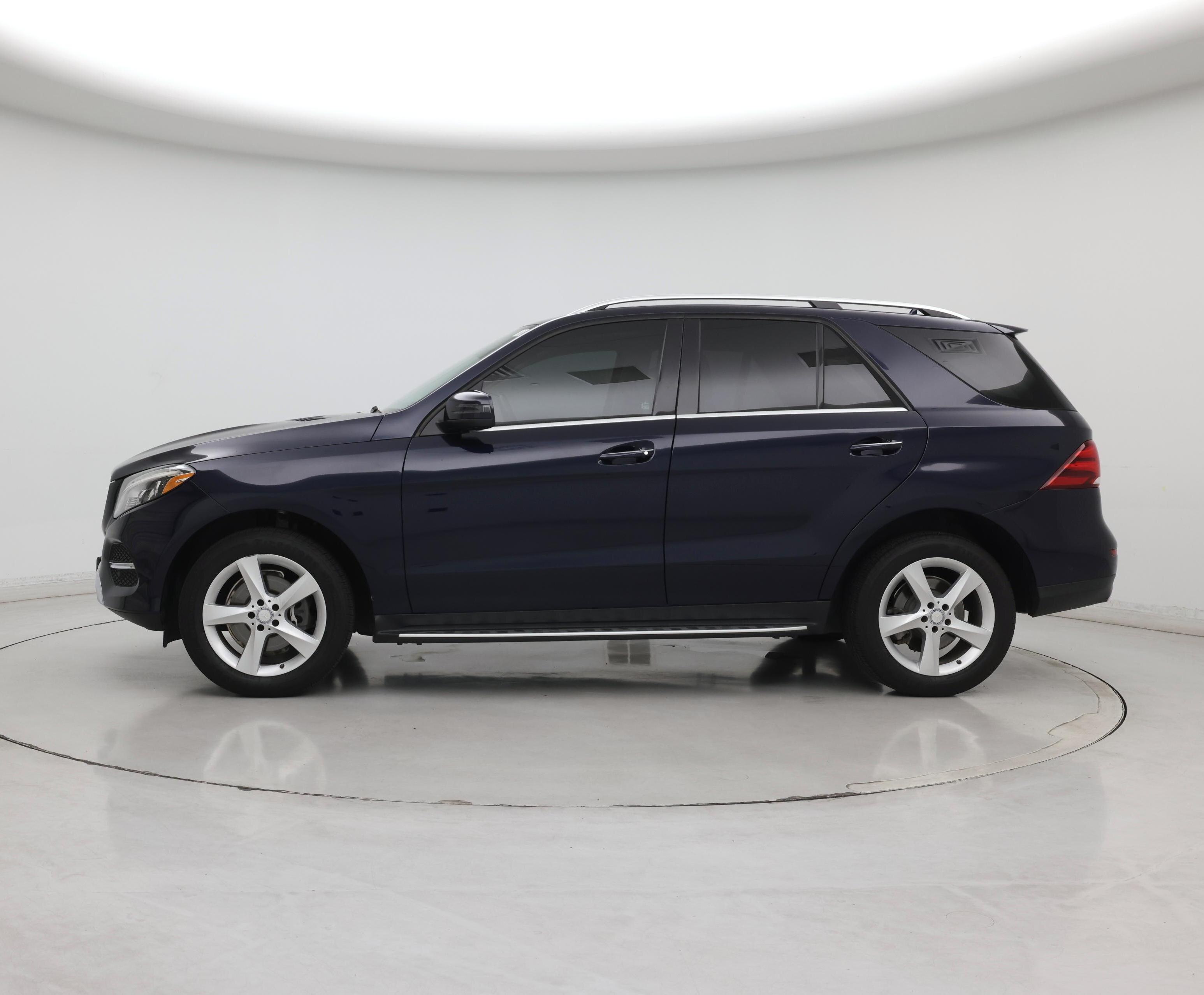 Thumbnail: 2016 Mercedes-Benz GLE - 3