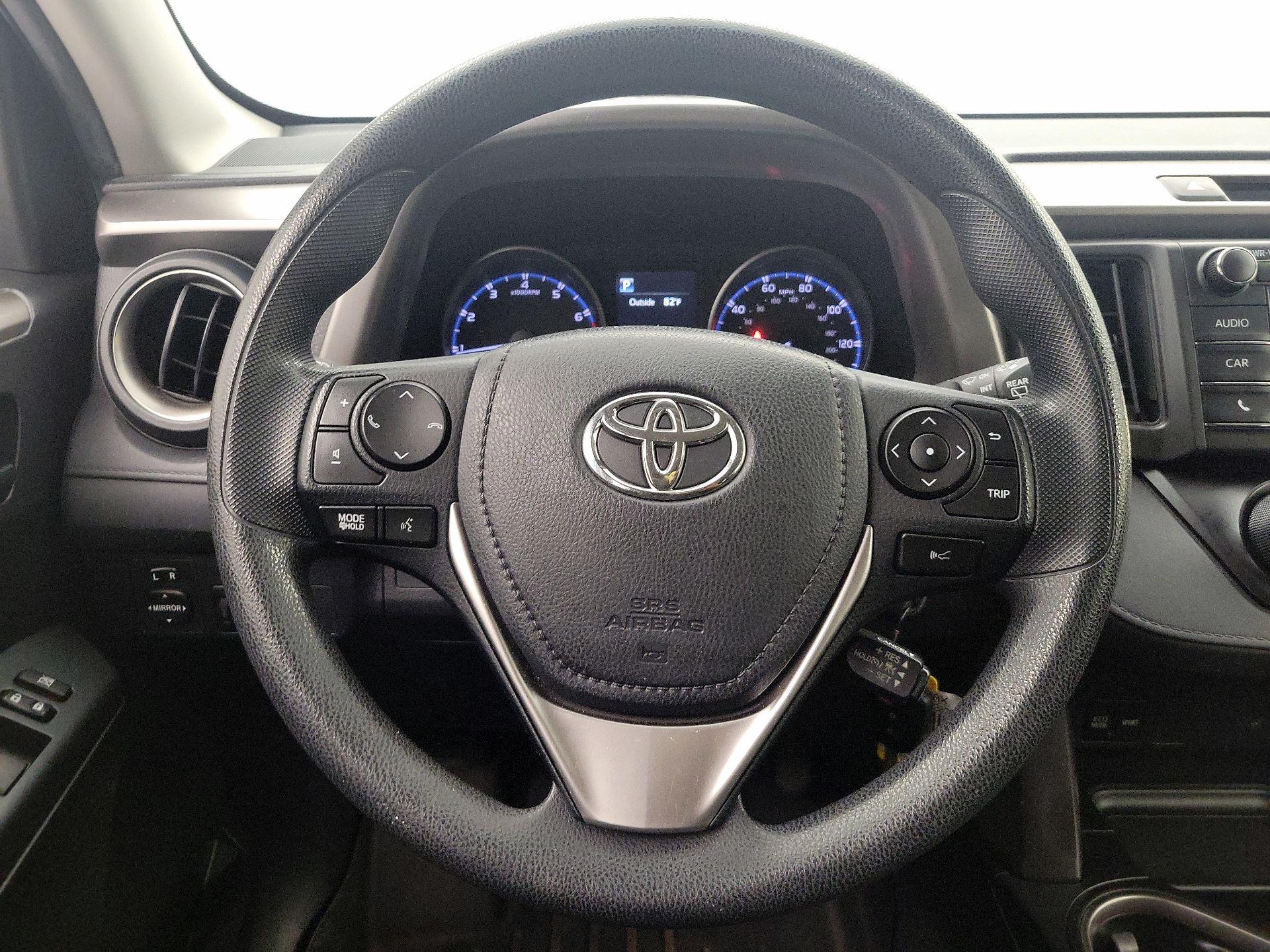 Thumbnail: 2018 Toyota RAV4 - 10